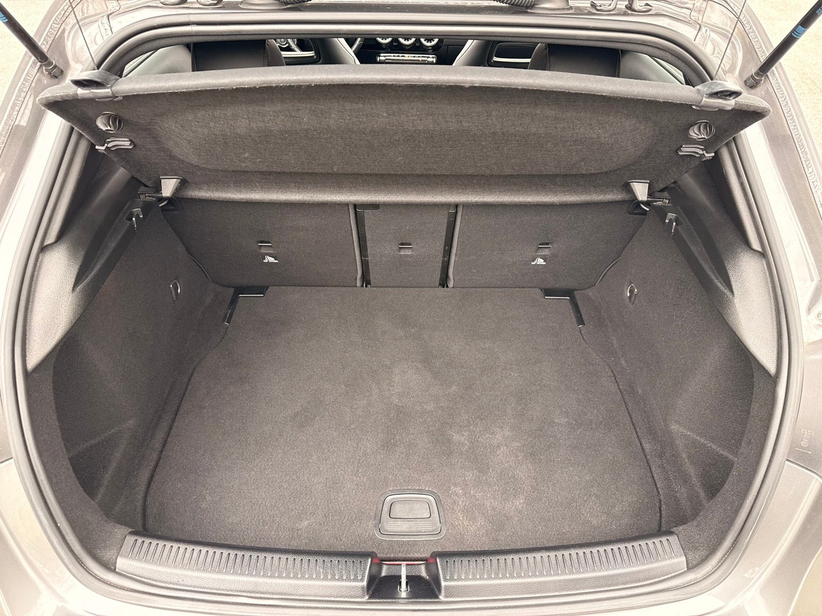 MERCEDES-BENZ Classe A 200 d 2.0 d 8G-DCT 150 cv Boîte auto / AMG Line Édition