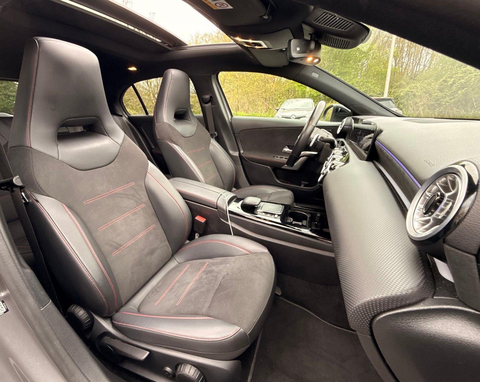 MERCEDES-BENZ Classe A 200 d 2.0 d 8G-DCT 150 cv Boîte auto / AMG Line Édition