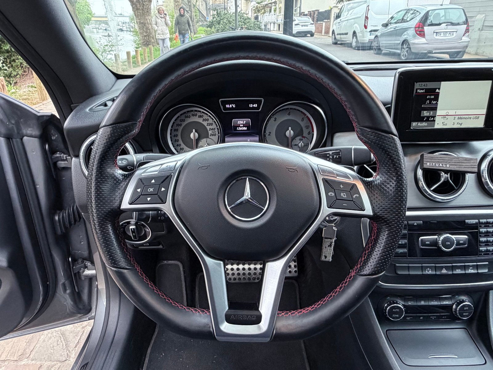 Mercedes-Benz CLA220d Amg Line 7G-DCT