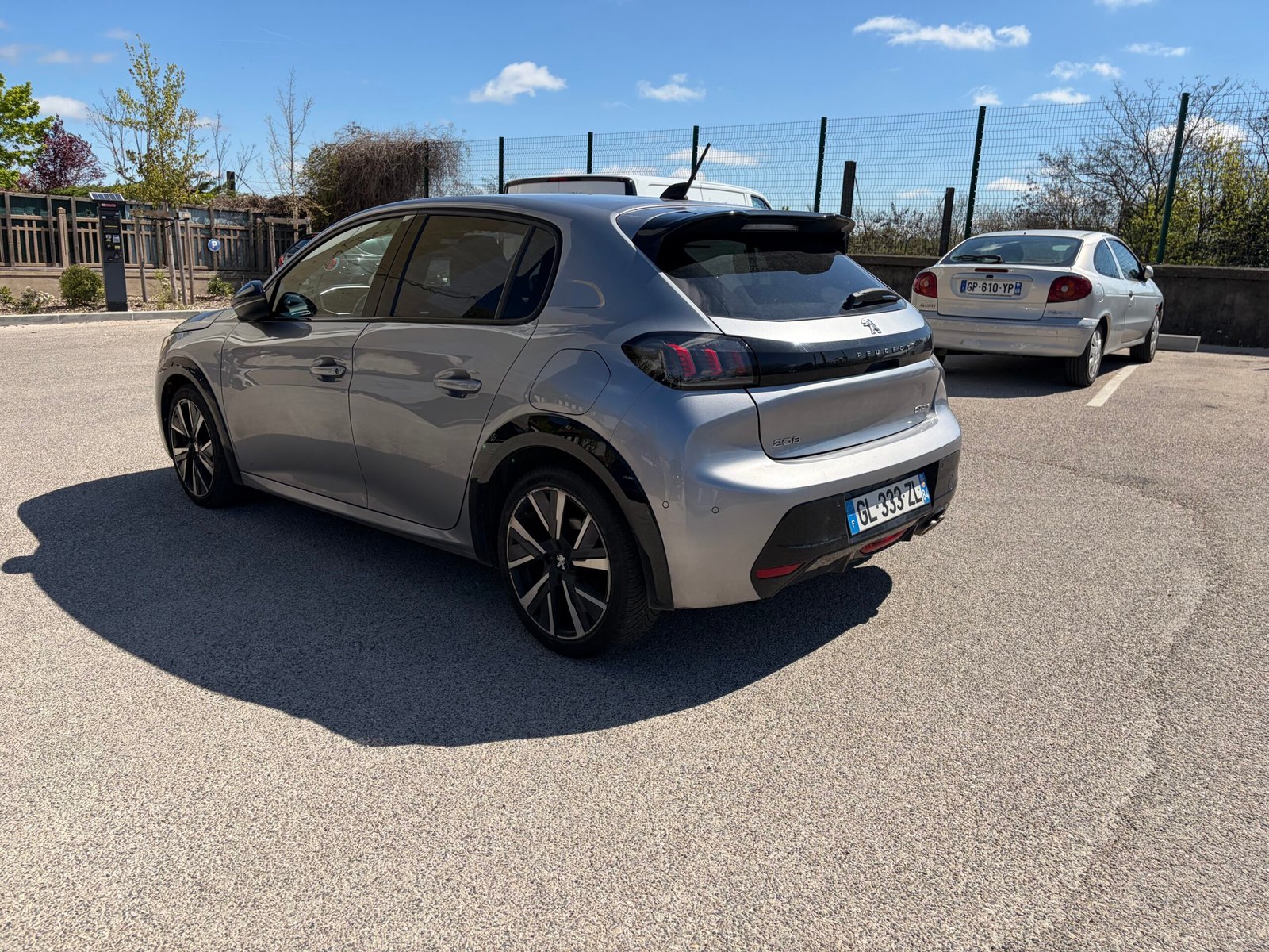 Peugeot 308 GT LINE automatique 1,2 puretech 130ch