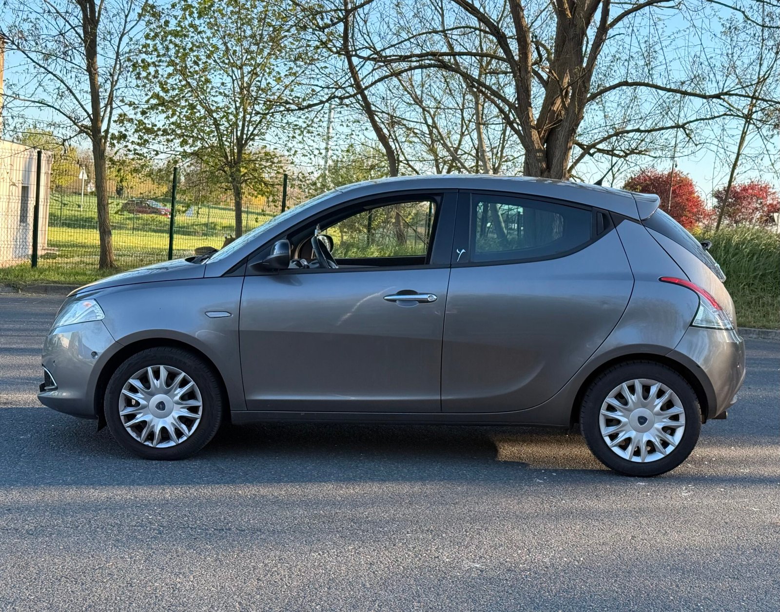 LANCIA Ypsilon 1.2 Stop&Start 69 cv finition platinium + 