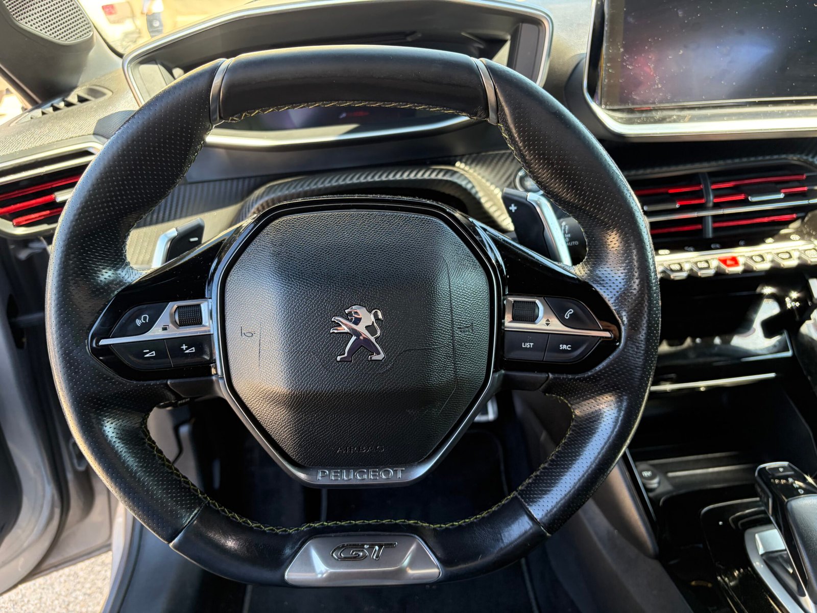 Peugeot 308 GT LINE automatique 1,2 puretech 130ch