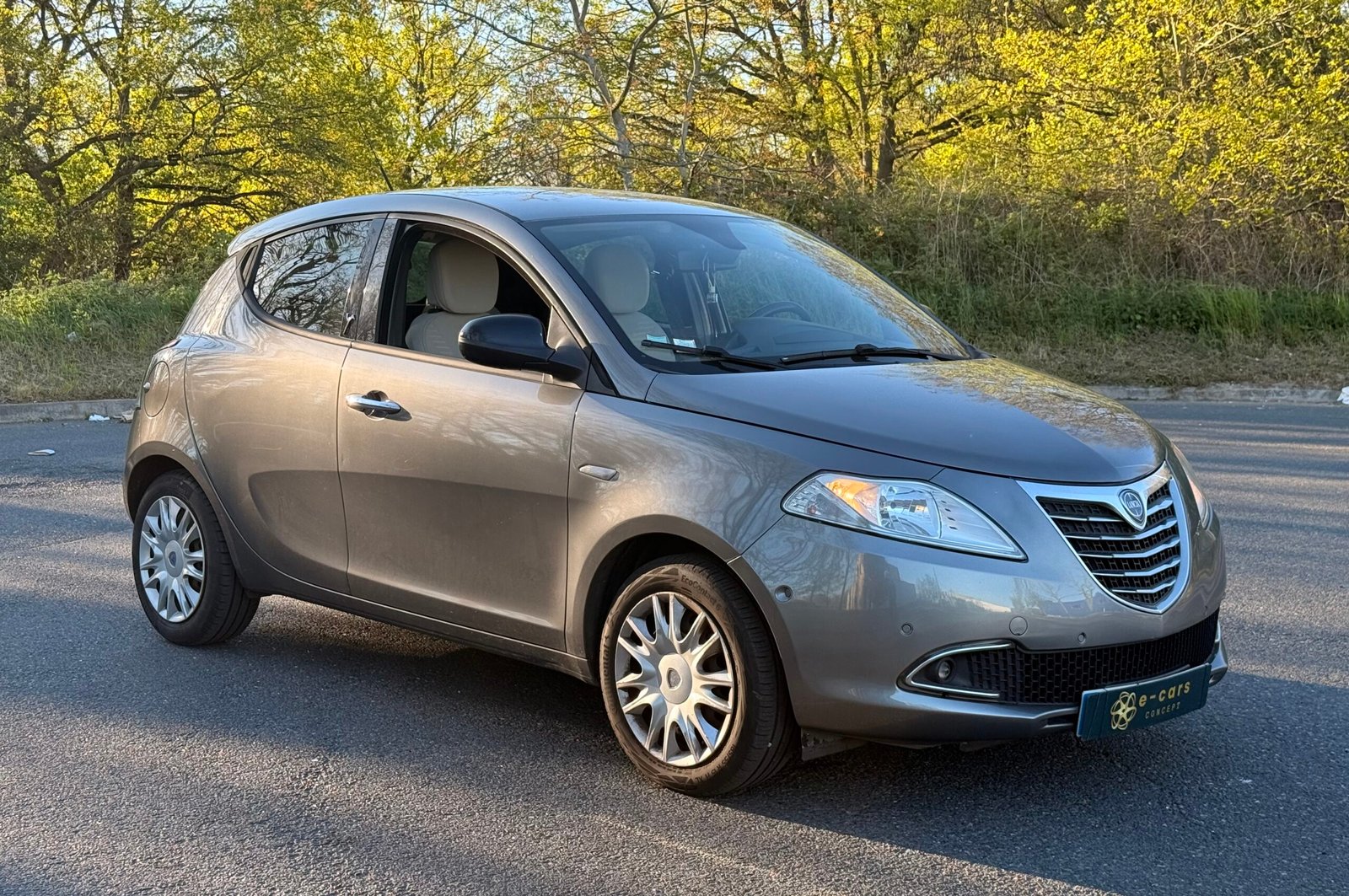LANCIA Ypsilon 1.2 Stop&Start 69 cv finition platinium + 