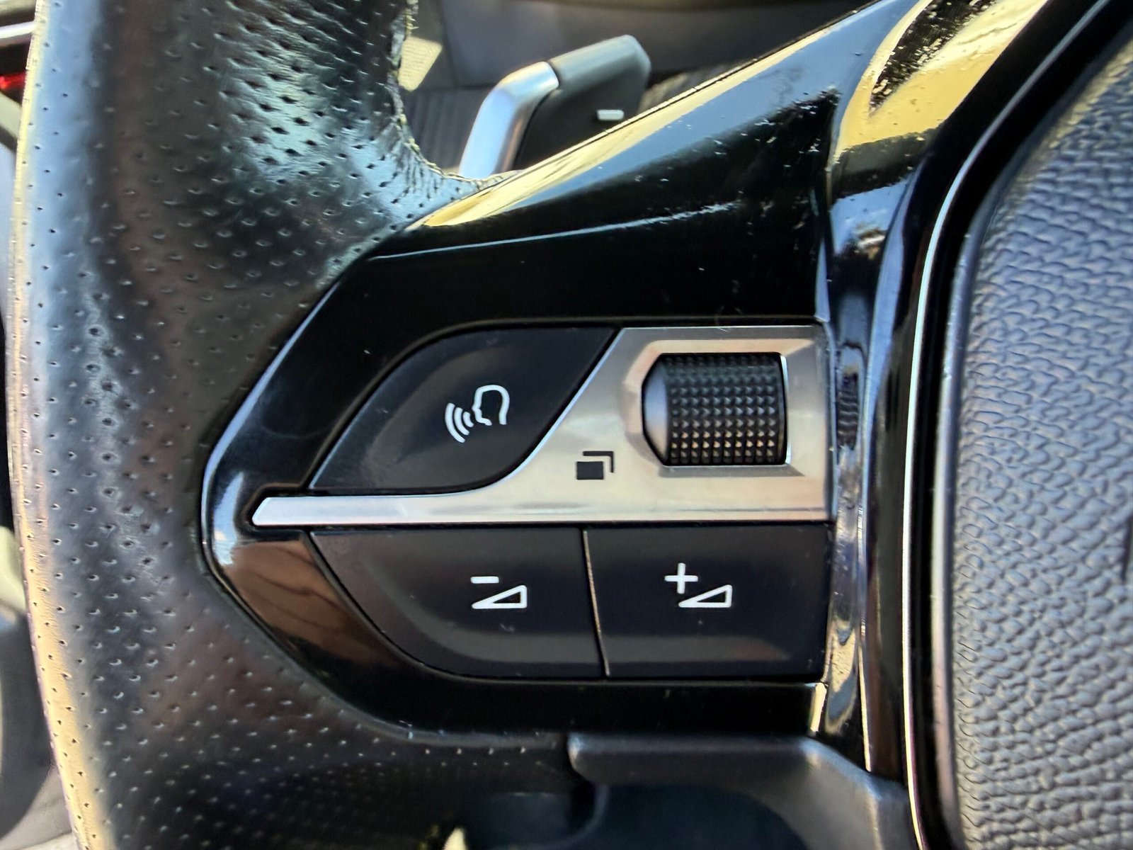 Peugeot 308 GT LINE automatique 1,2 puretech 130ch