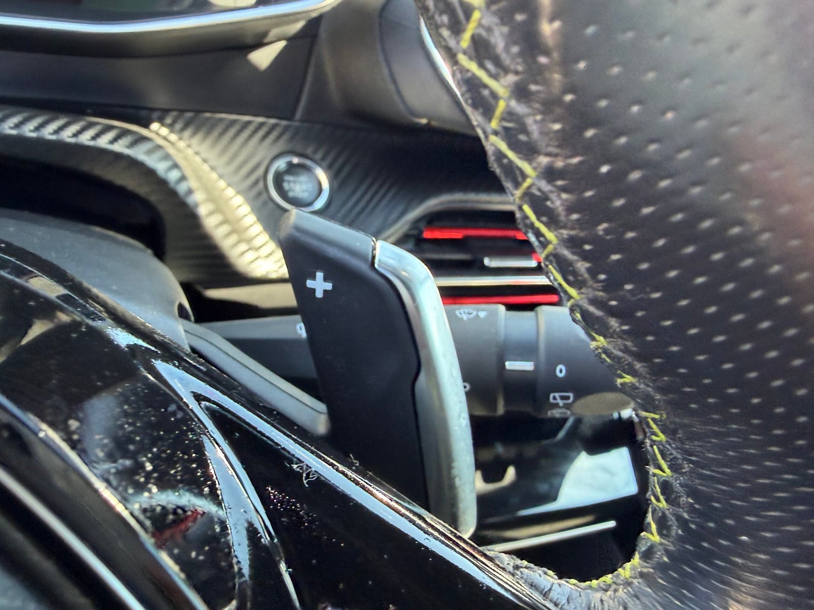 Peugeot 308 GT LINE automatique 1,2 puretech 130ch