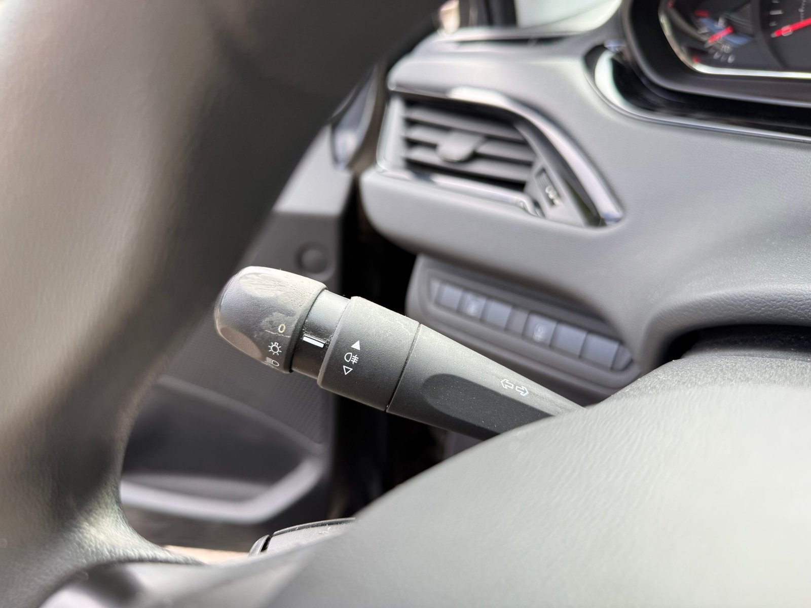 Peugeot 208 1.0 68ch active flexfuel