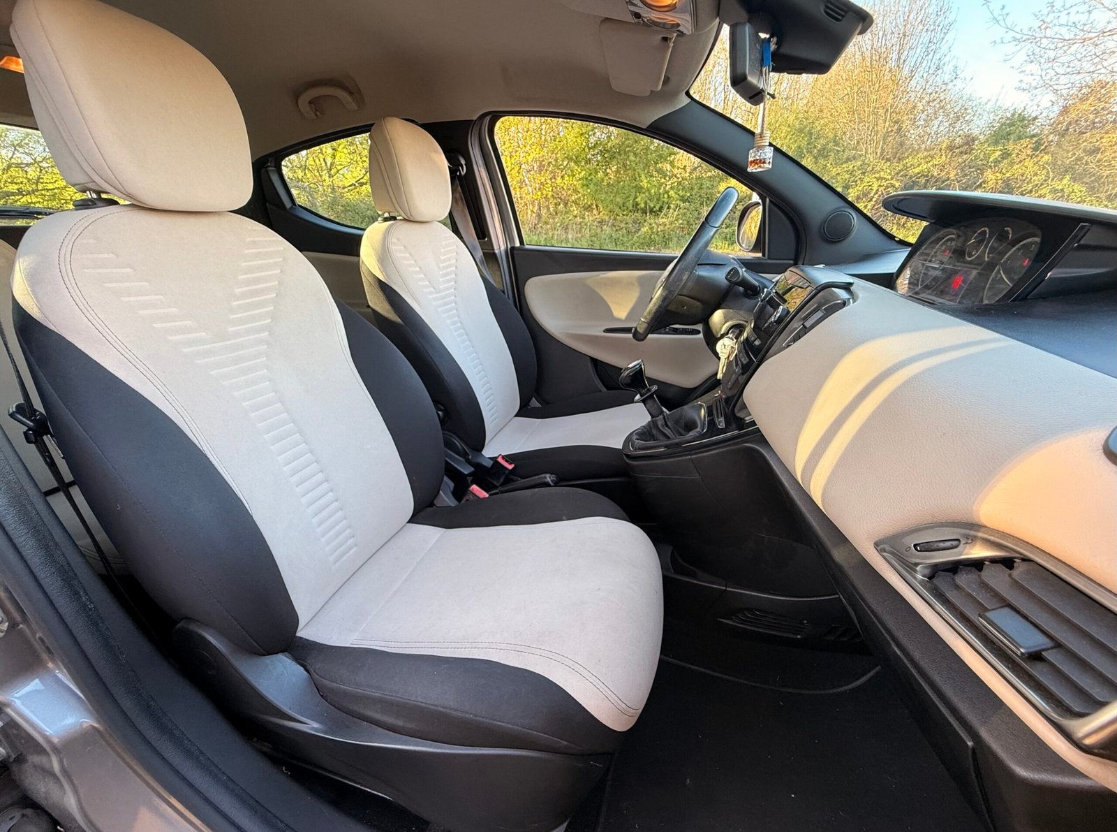 LANCIA Ypsilon 1.2 Stop&Start 69 cv finition platinium + 