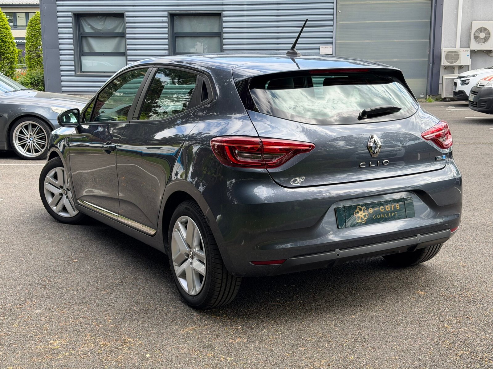 RENAULT Clio V 5 Portes E-TECH 1.6 140 Hybrid Buisness 1ÈRE MAIN