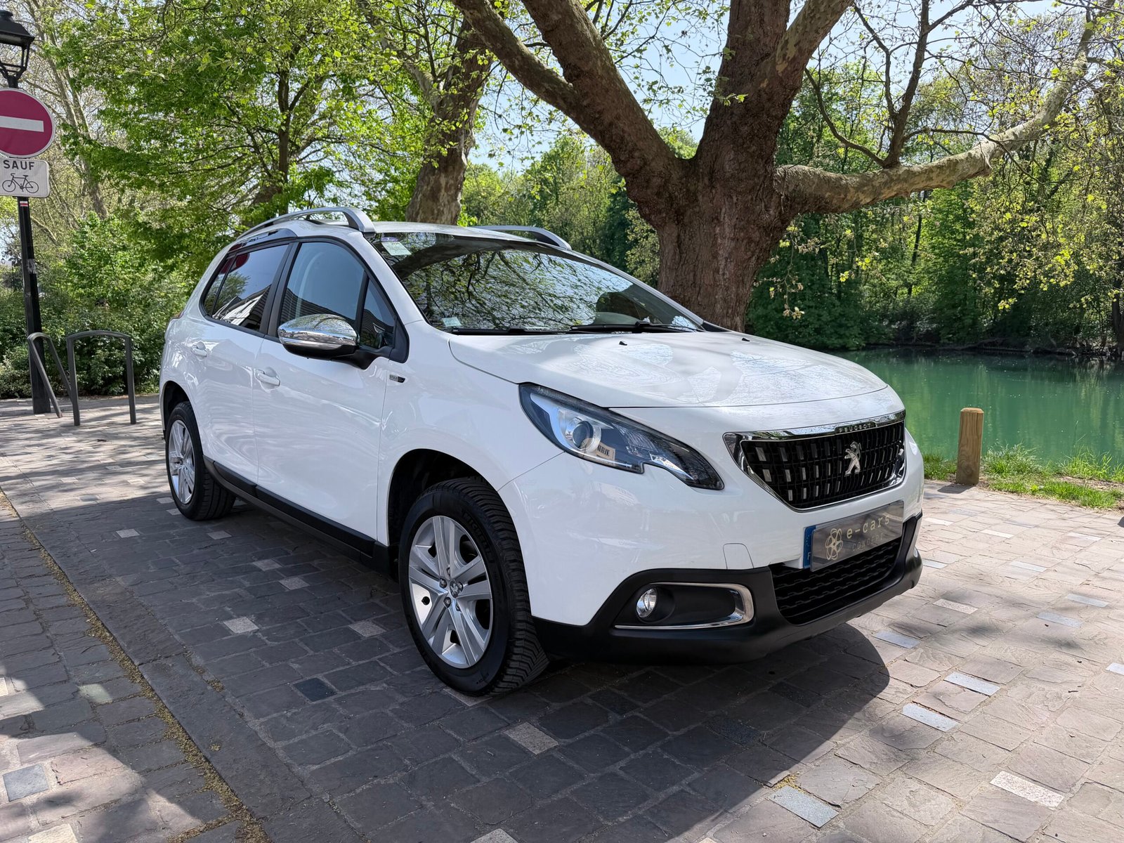 Peugeot 2008 style 1.2 essence 82ch