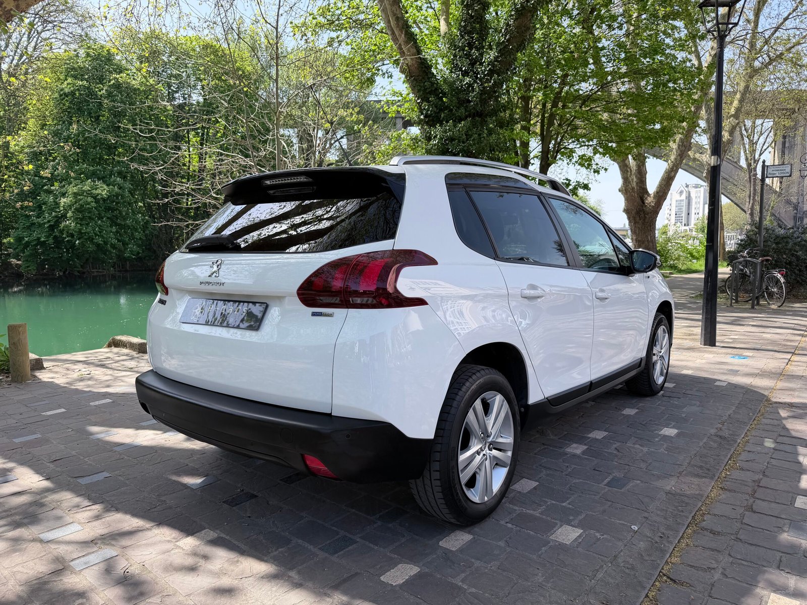 Peugeot 2008 style 1.2 essence 82ch