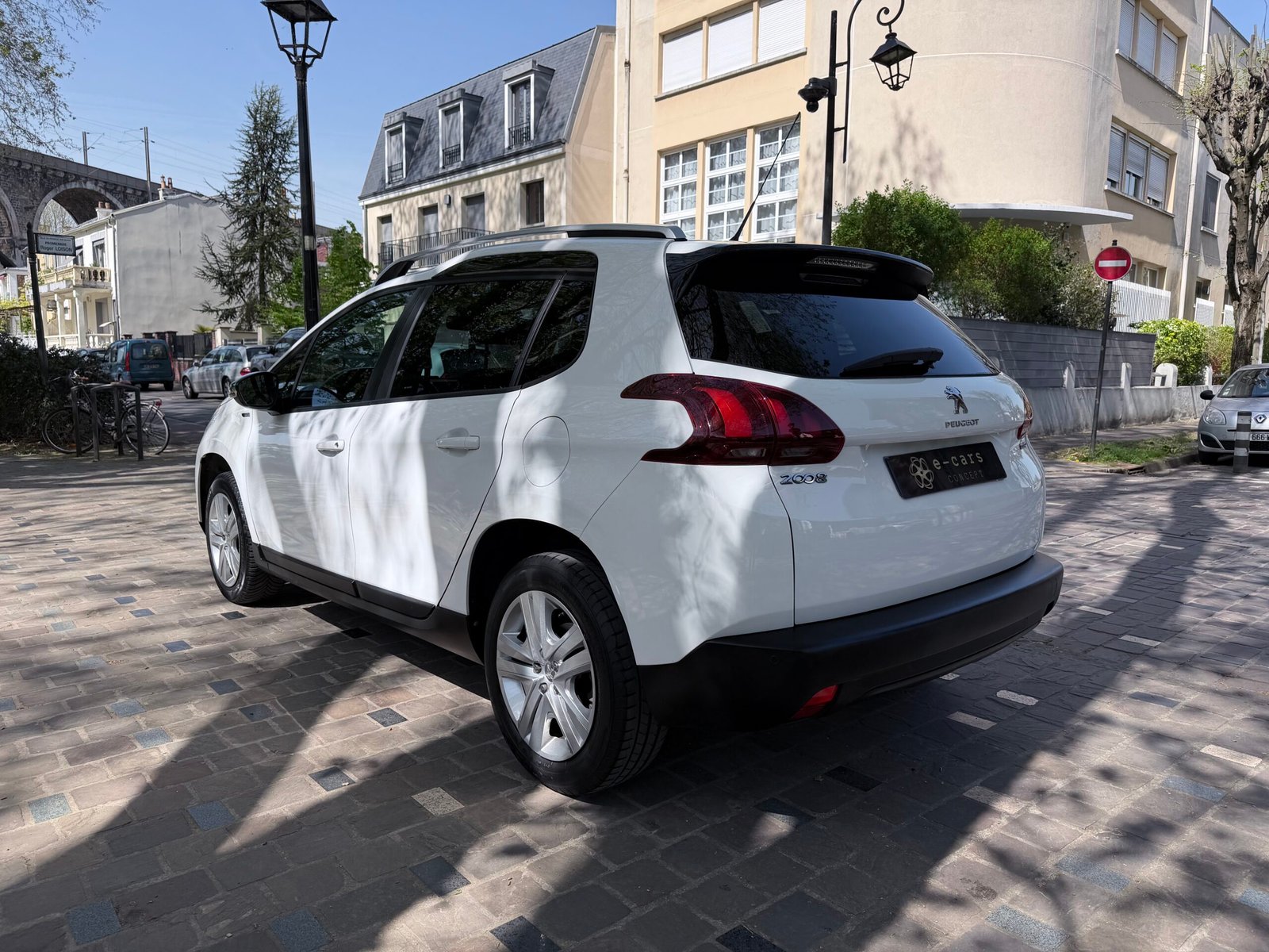 Peugeot 2008 style 1.2 essence 82ch
