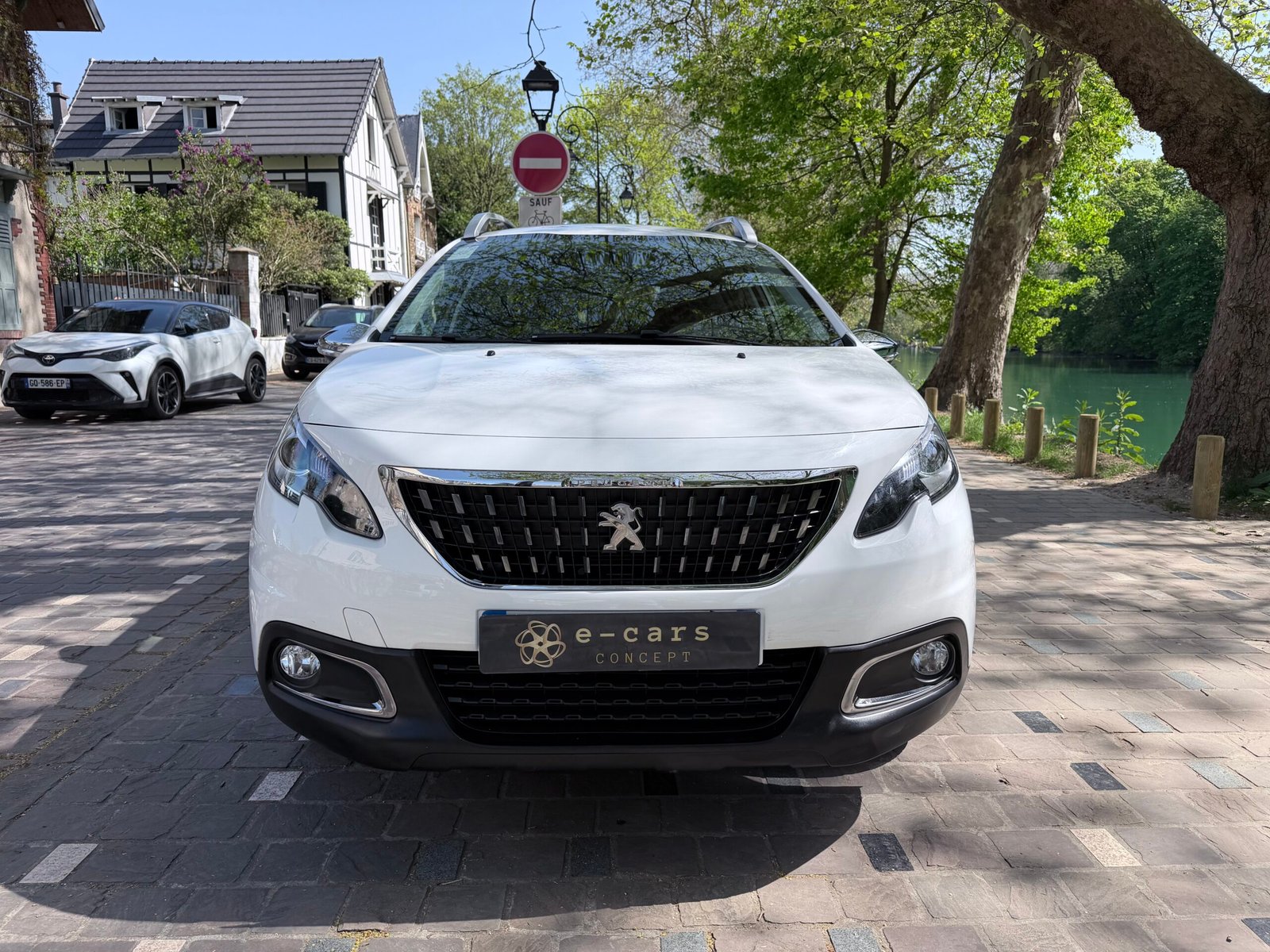 Peugeot 2008 style 1.2 essence 82ch