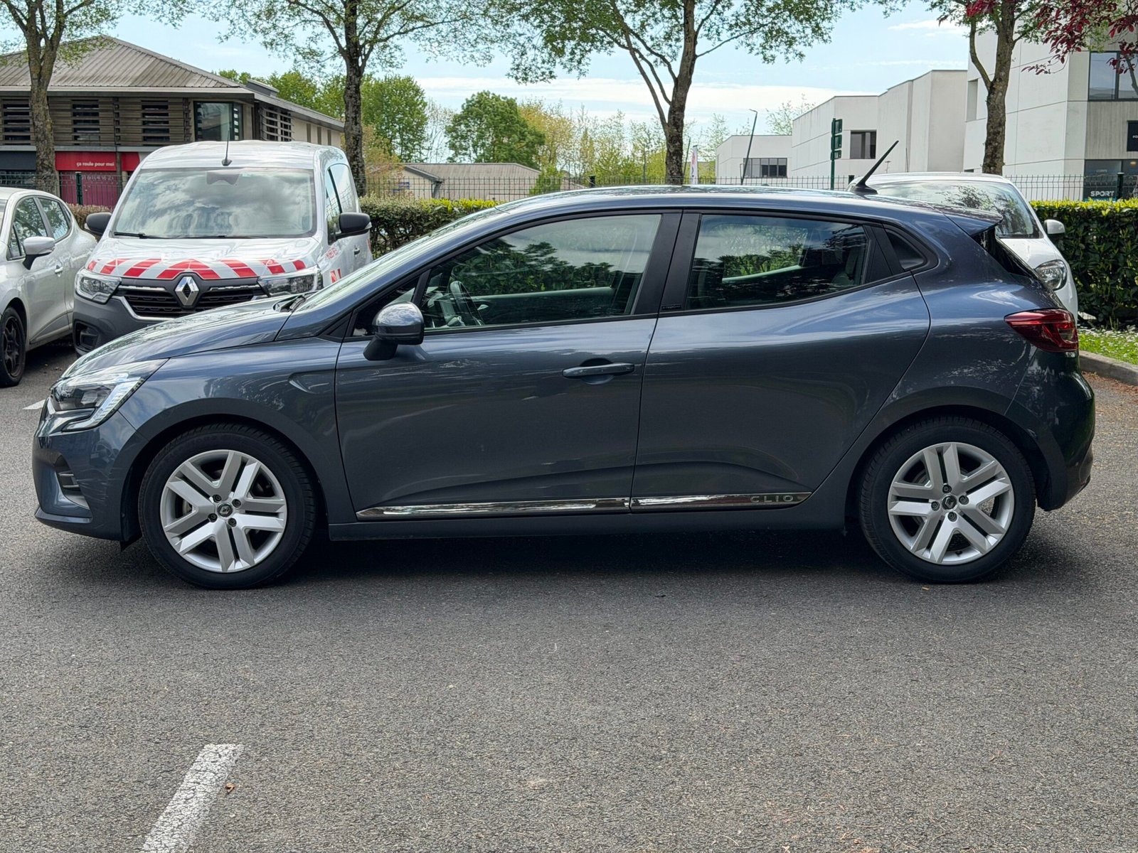 RENAULT Clio V 5 Portes E-TECH 1.6 140 Hybrid Buisness 1ÈRE MAIN