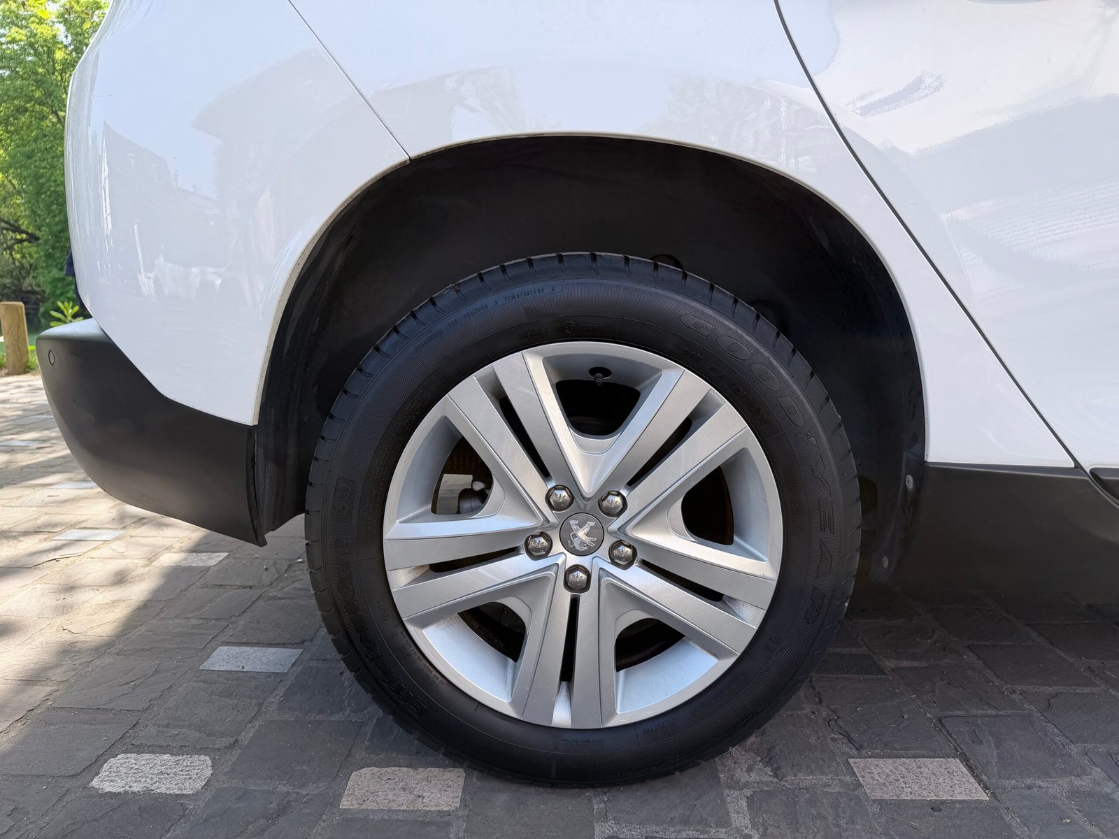 Peugeot 2008 style 1.2 essence 82ch