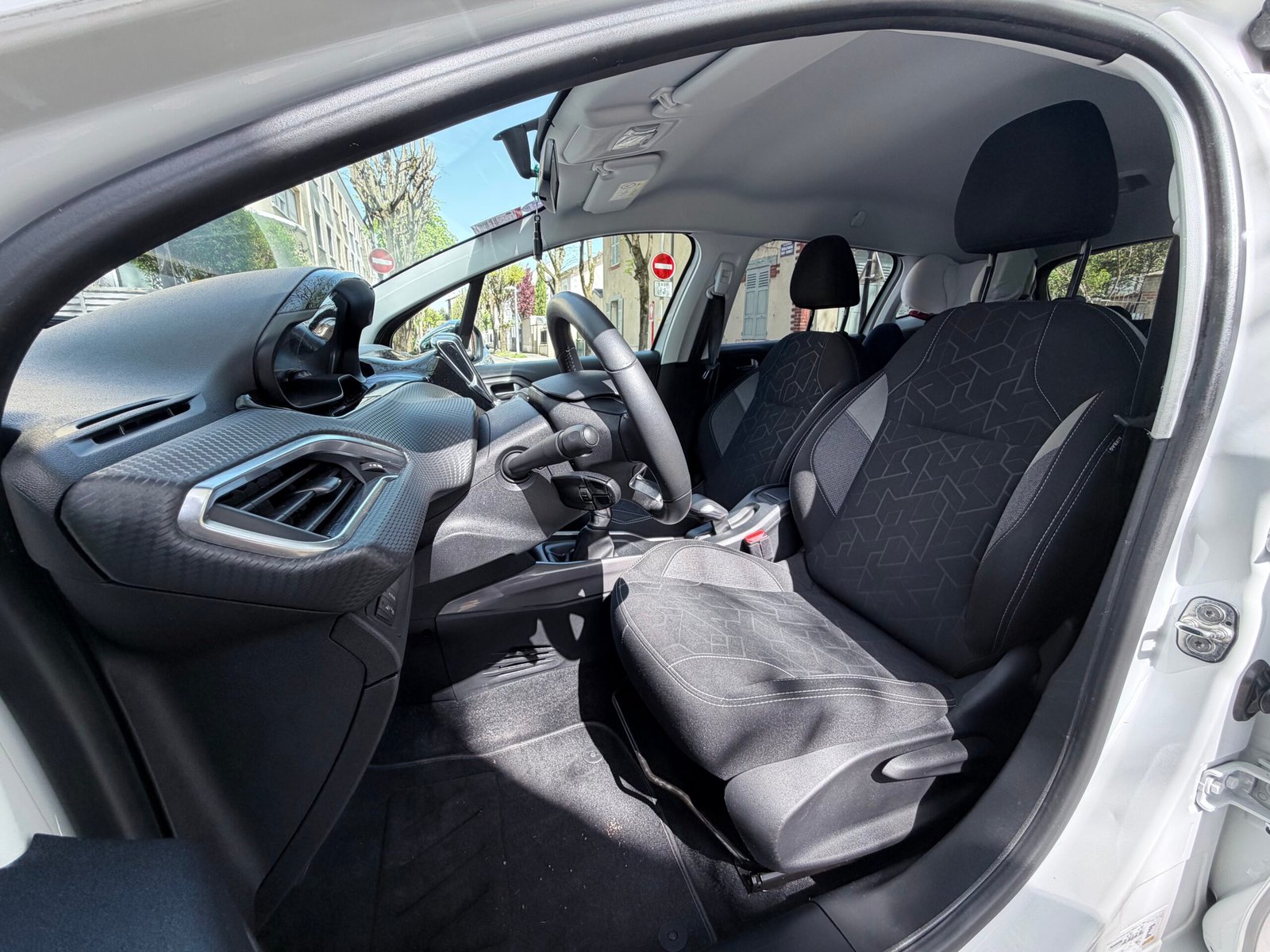 Peugeot 2008 style 1.2 essence 82ch