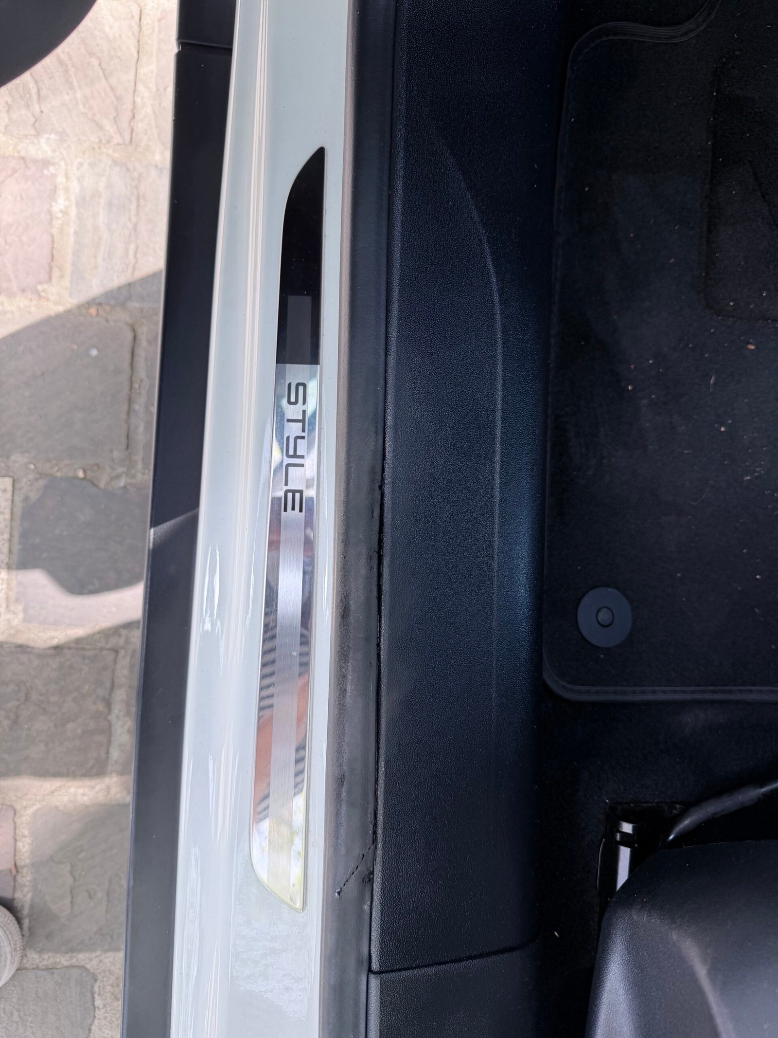 Peugeot 2008 style 1.2 essence 82ch