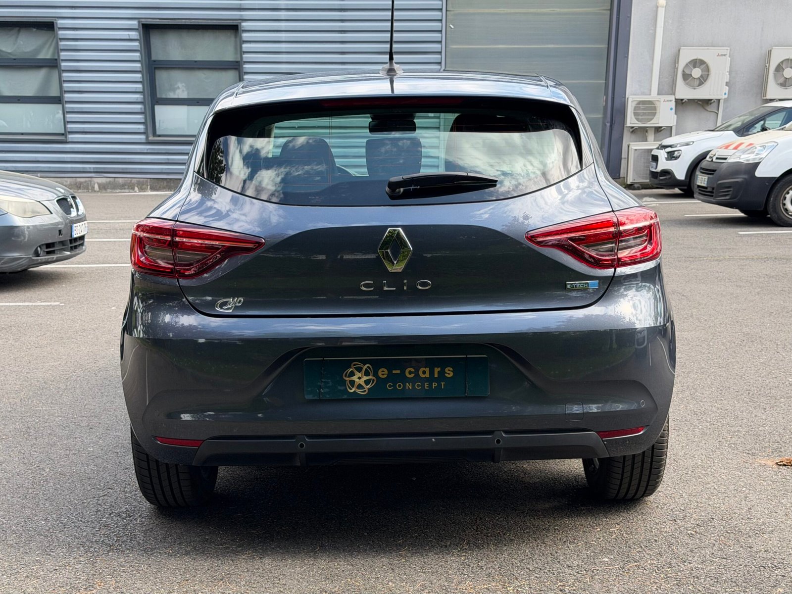 RENAULT Clio V 5 Portes E-TECH 1.6 140 Hybrid Buisness 1ÈRE MAIN