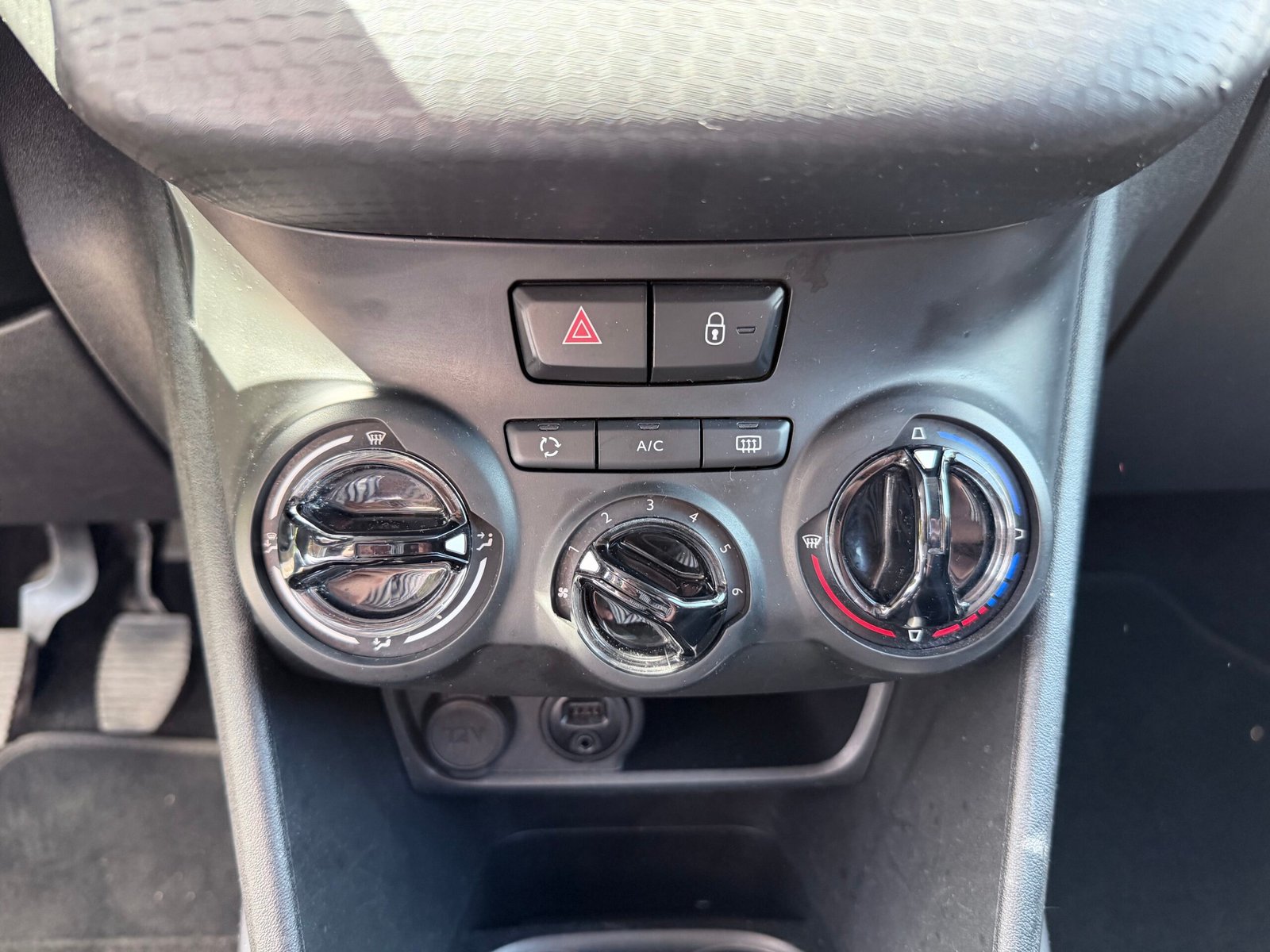 Peugeot 2008 style 1.2 essence 82ch