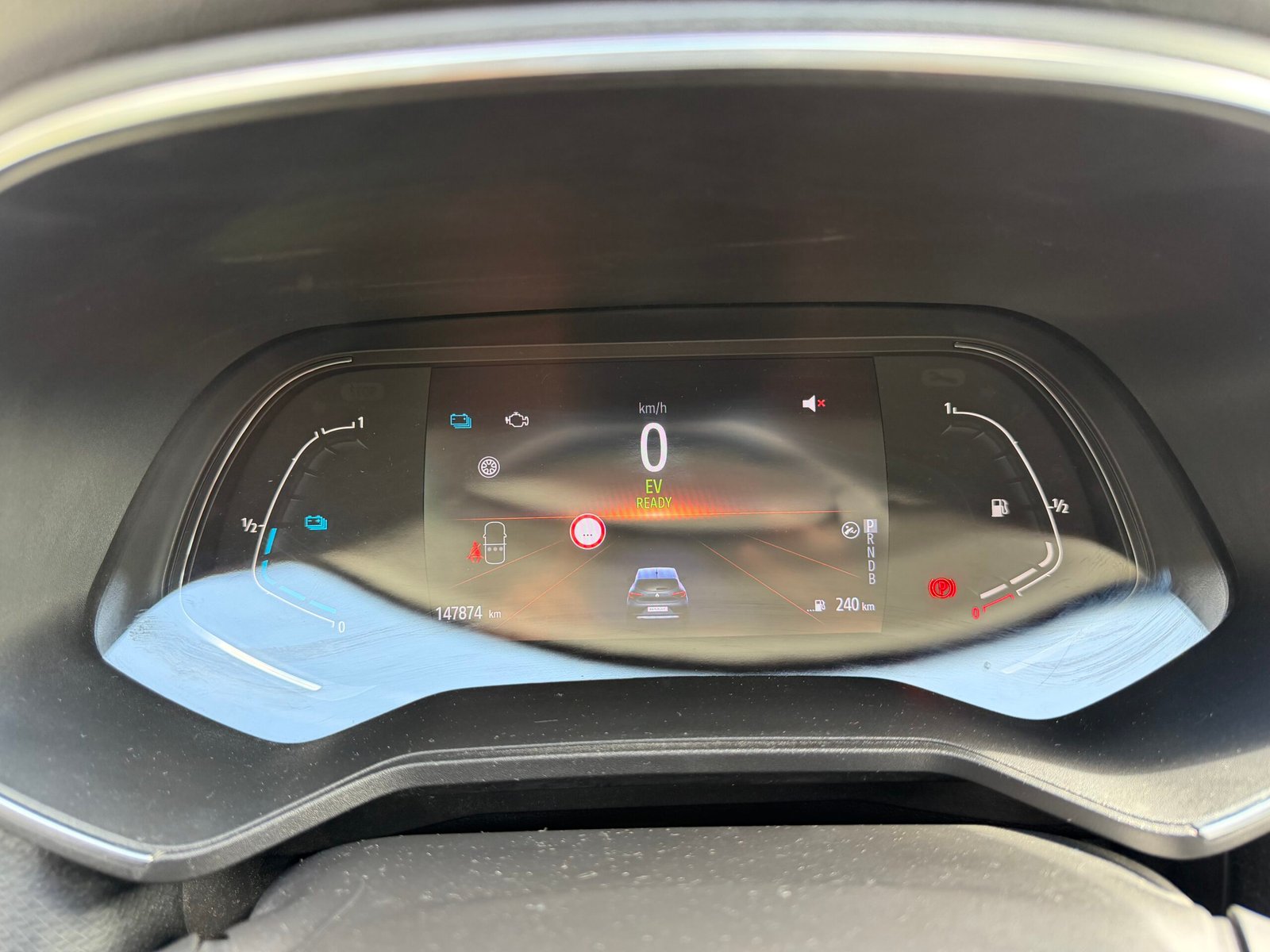 RENAULT Clio V 5 Portes E-TECH 1.6 140 Hybrid Buisness 1ÈRE MAIN