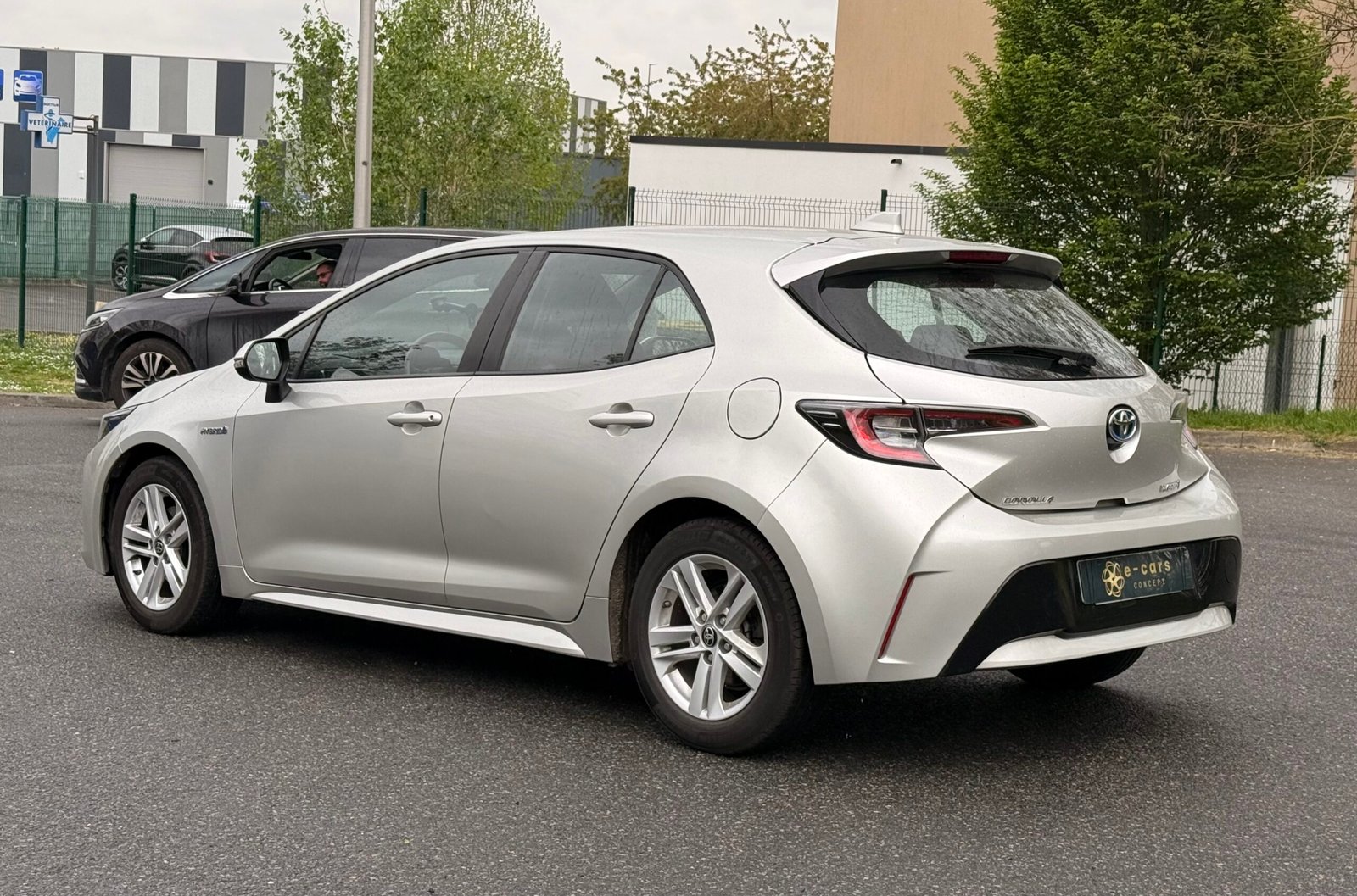 TOYOTA Corolla 1.8 VVT-i GPS 122 CVT Boîte auto / Dynamic Business