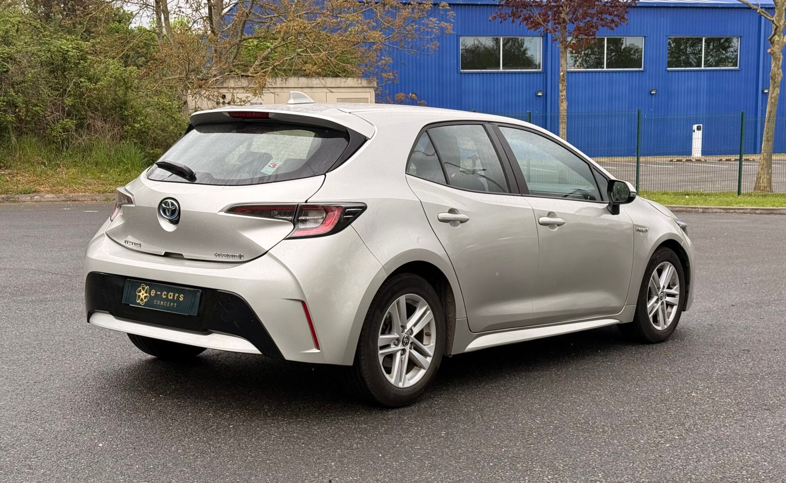 TOYOTA Corolla 1.8 VVT-i GPS 122 CVT Boîte auto / Dynamic Business