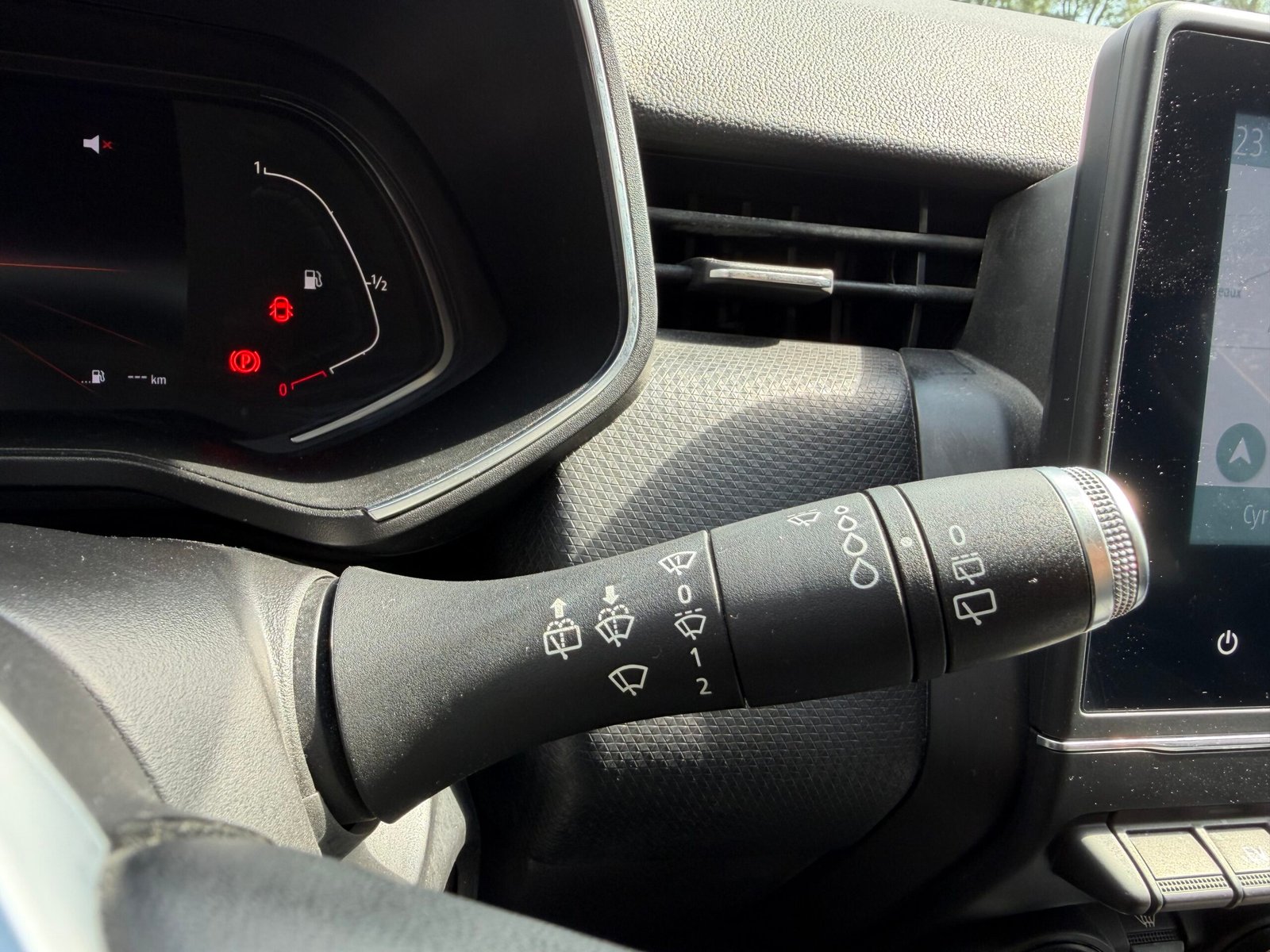 RENAULT Clio V 5 Portes E-TECH 1.6 140 Hybrid Buisness 1ÈRE MAIN