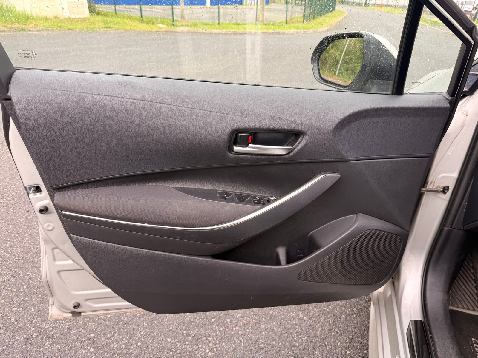 TOYOTA Corolla 1.8 VVT-i GPS 122 CVT Boîte auto / Dynamic Business