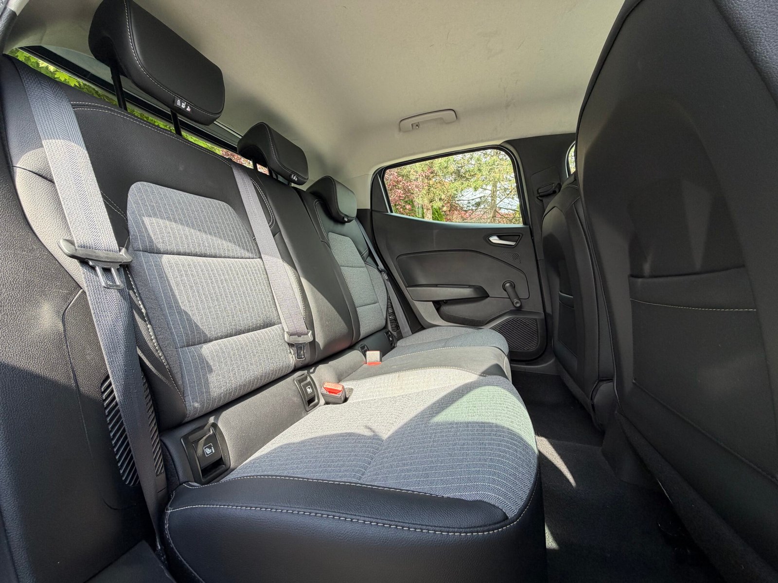 RENAULT Clio V 5 Portes E-TECH 1.6 140 Hybrid Buisness 1ÈRE MAIN