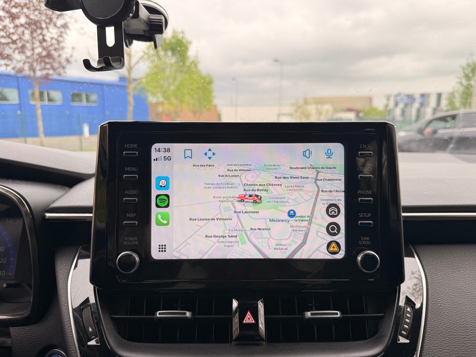 TOYOTA Corolla 1.8 VVT-i GPS 122 CVT Boîte auto / Dynamic Business