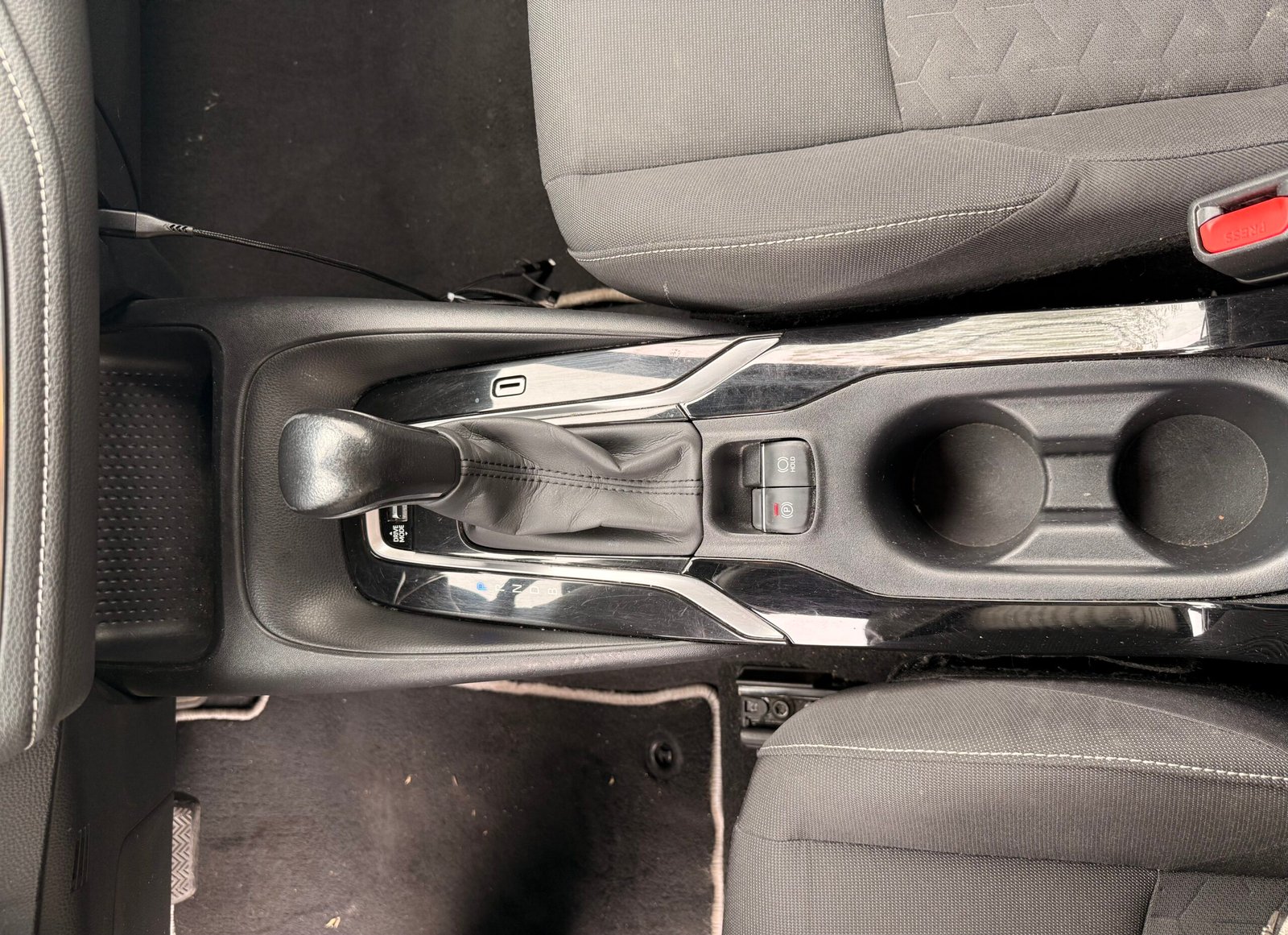 TOYOTA Corolla 1.8 VVT-i GPS 122 CVT Boîte auto / Dynamic Business