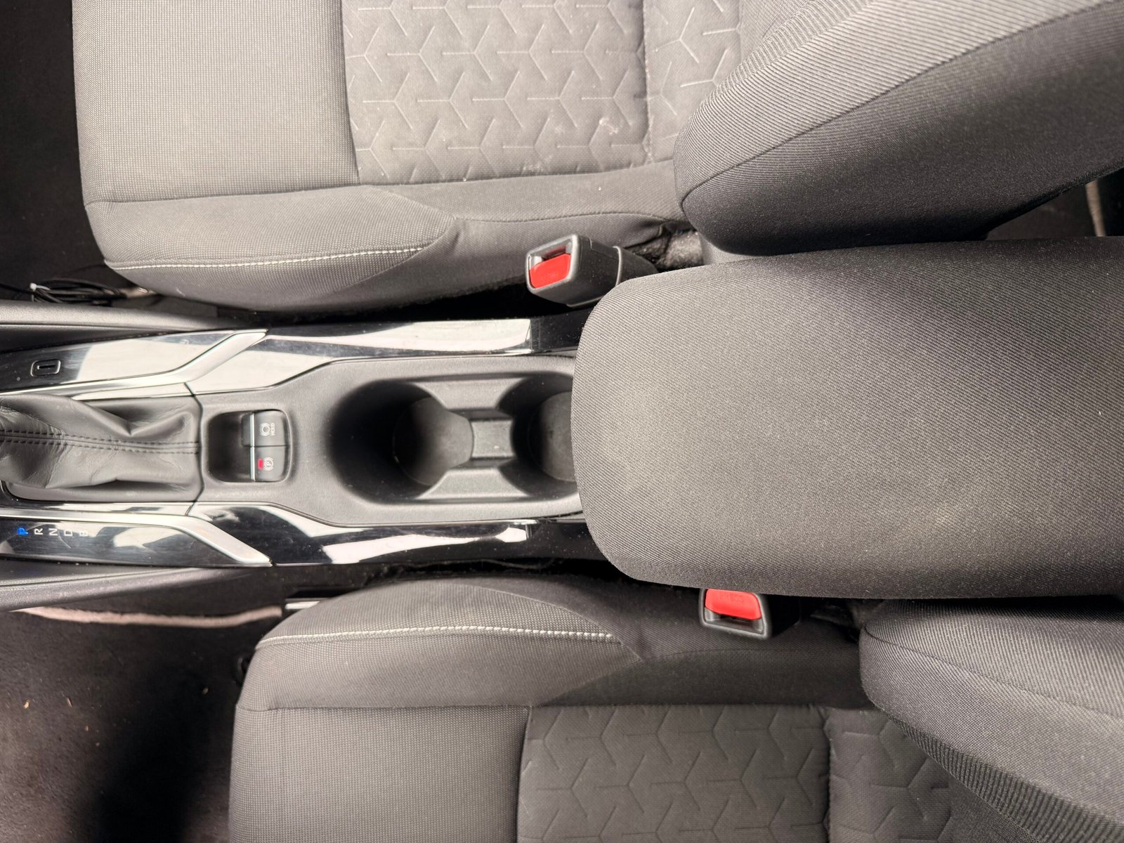 TOYOTA Corolla 1.8 VVT-i GPS 122 CVT Boîte auto / Dynamic Business