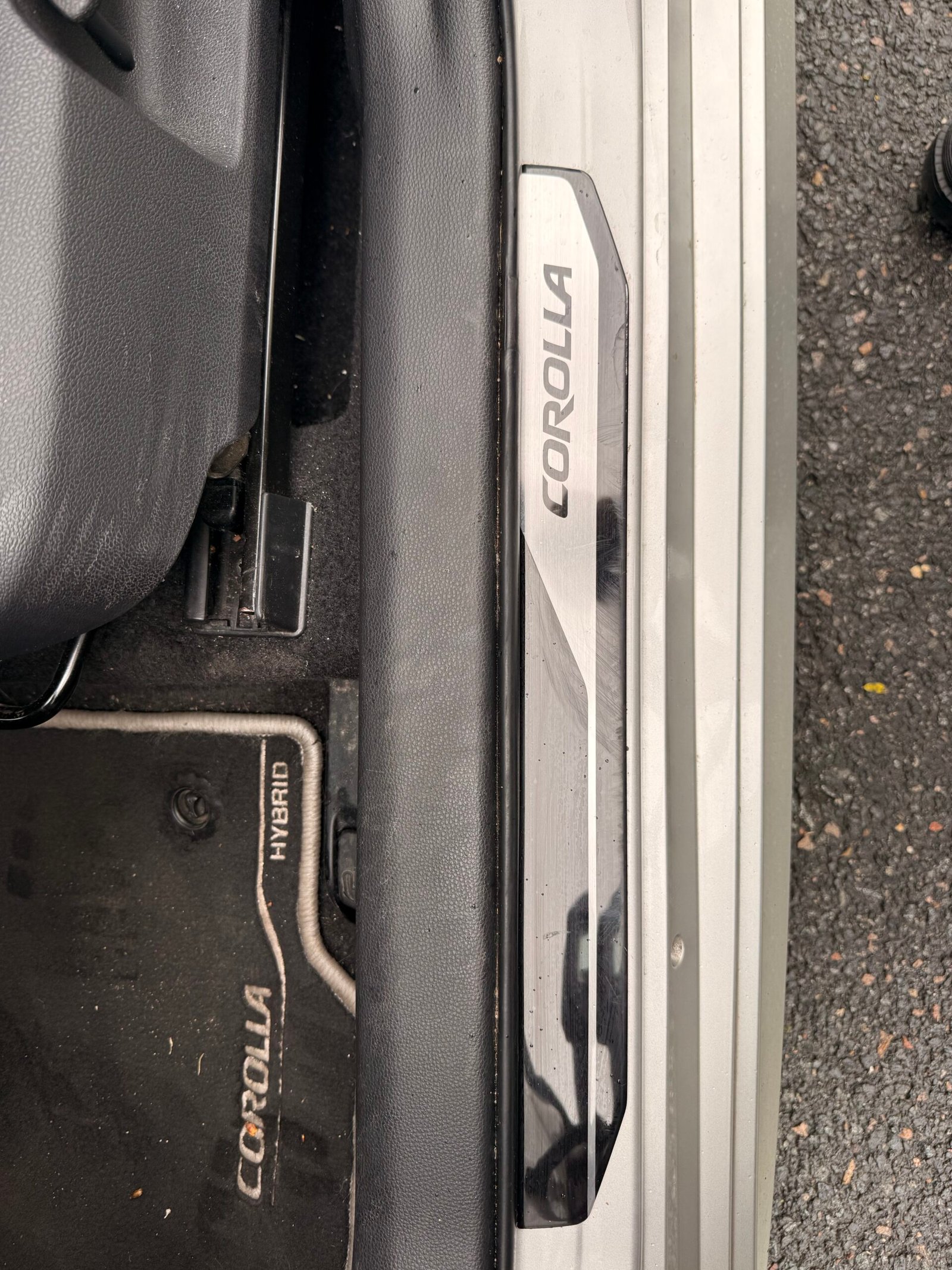 TOYOTA Corolla 1.8 VVT-i GPS 122 CVT Boîte auto / Dynamic Business