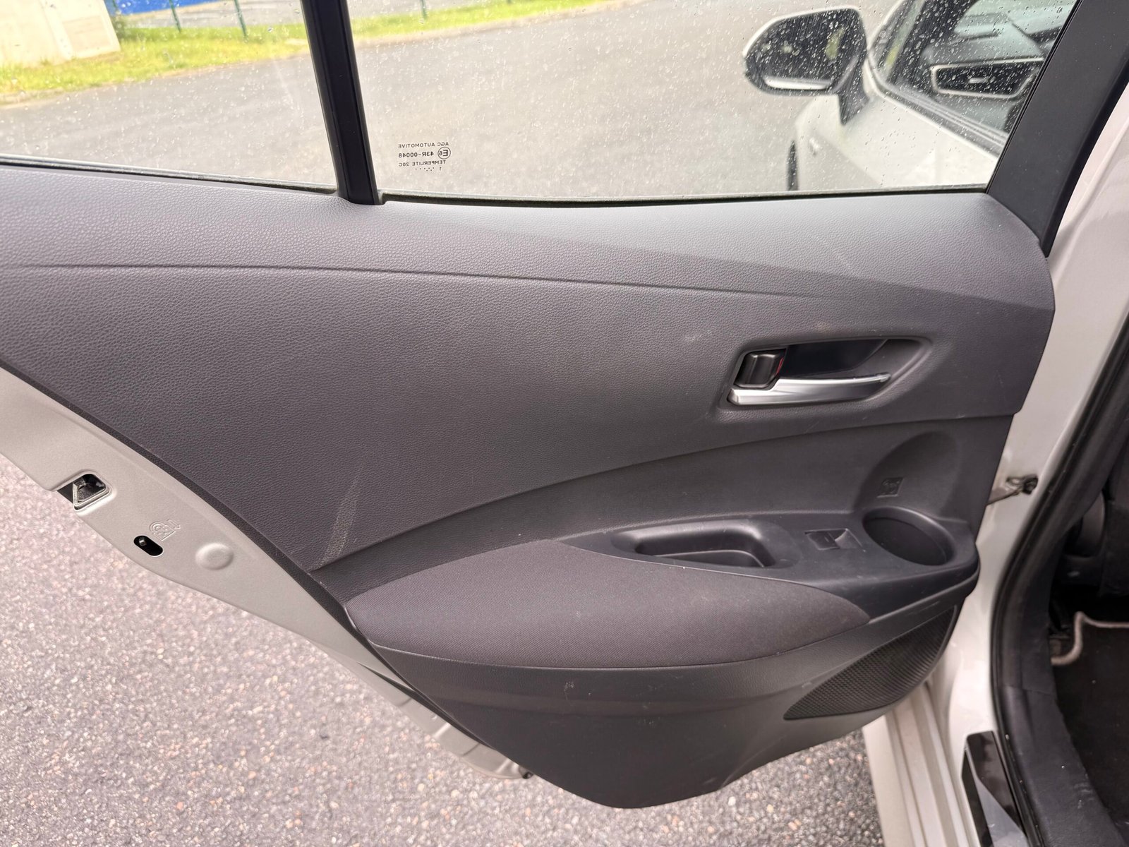 TOYOTA Corolla 1.8 VVT-i GPS 122 CVT Boîte auto / Dynamic Business