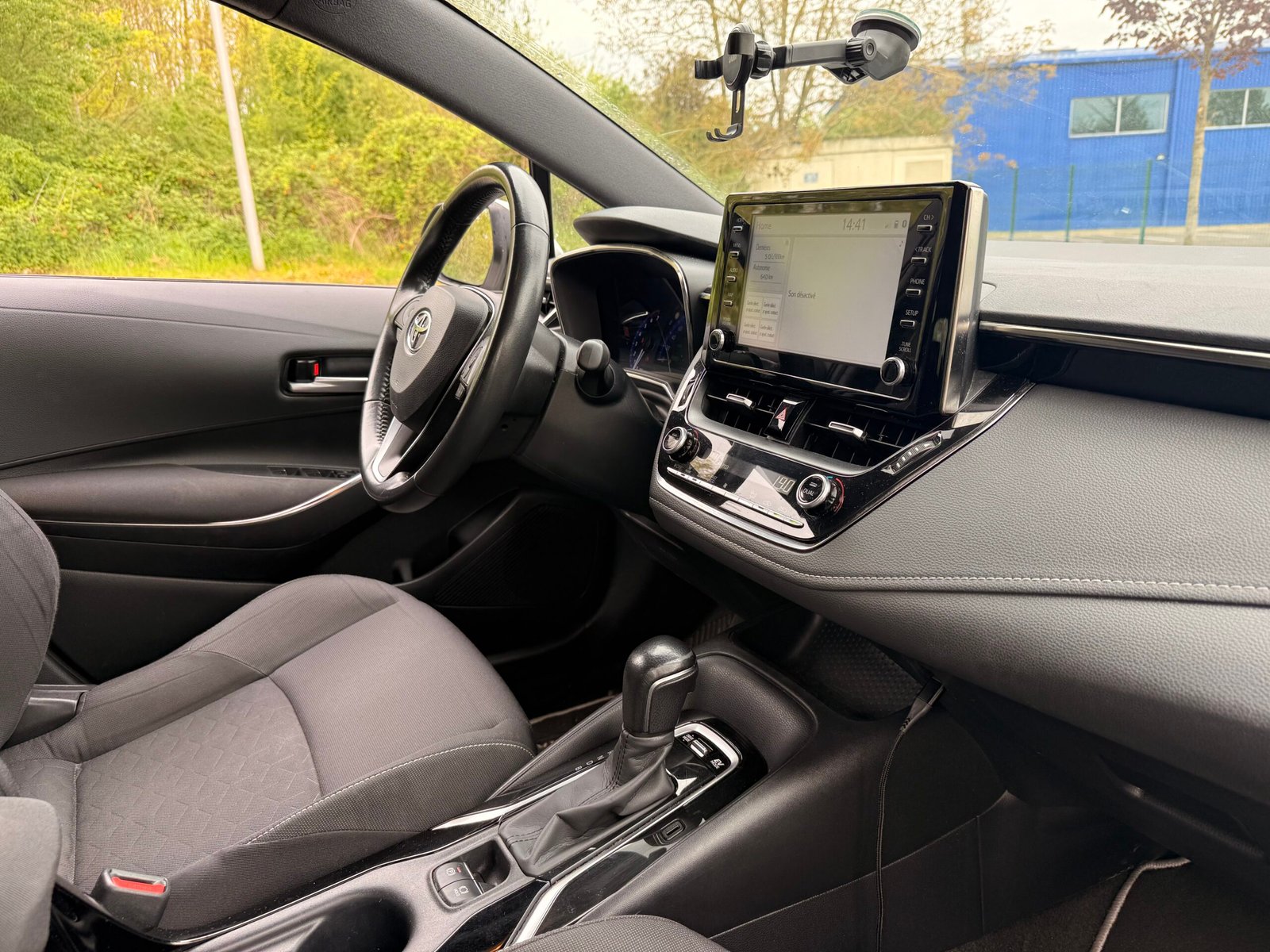 TOYOTA Corolla 1.8 VVT-i GPS 122 CVT Boîte auto / Dynamic Business