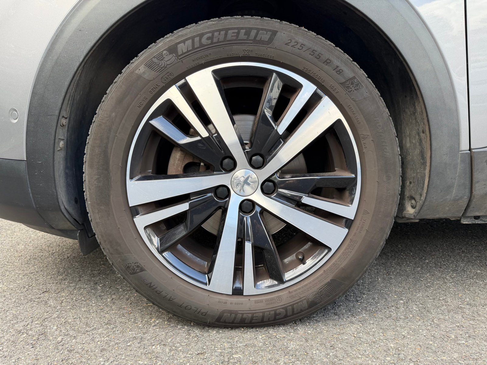 PEUGEOT 3008 II 1.5 BlueHDi EAT8 S&S 130 cv Boîte auto ALLURE