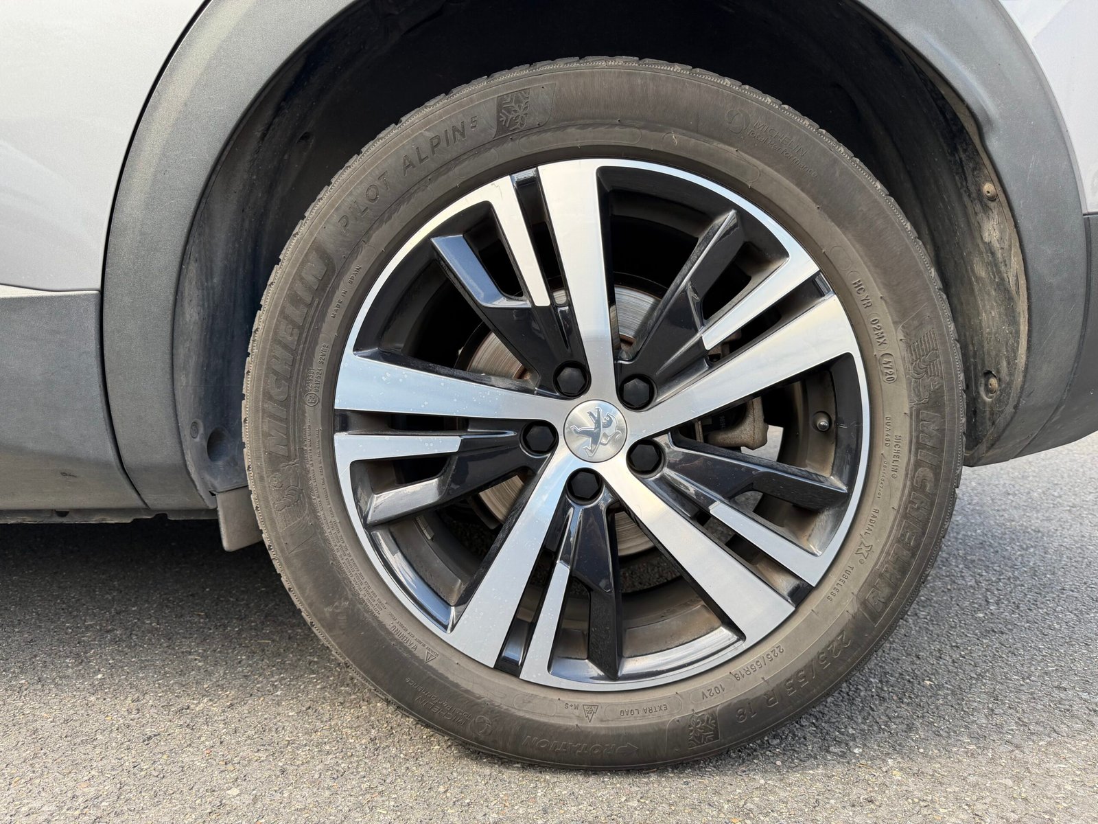 PEUGEOT 3008 II 1.5 BlueHDi EAT8 S&S 130 cv Boîte auto ALLURE