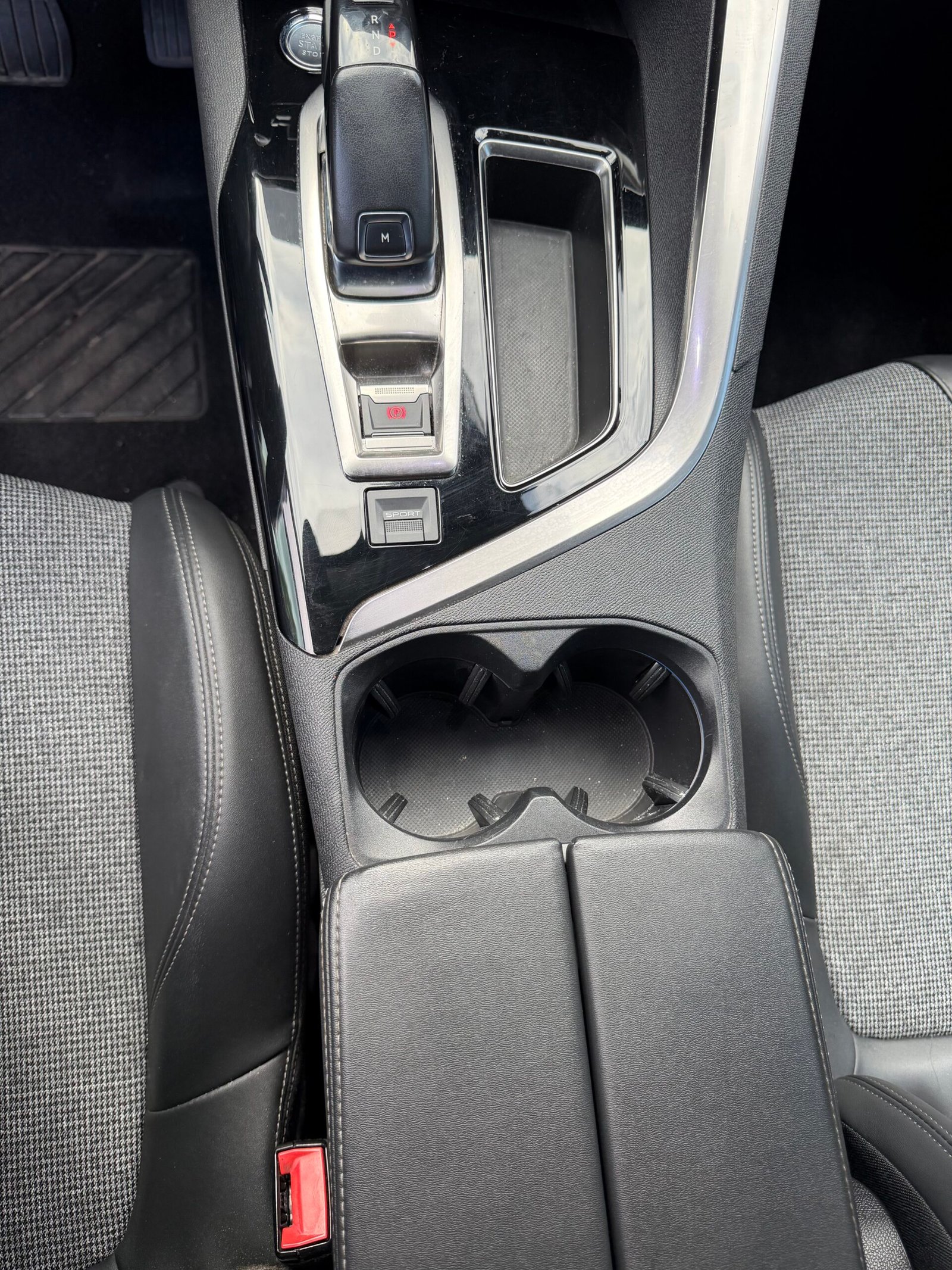 PEUGEOT 3008 II 1.5 BlueHDi EAT8 S&S 130 cv Boîte auto ALLURE