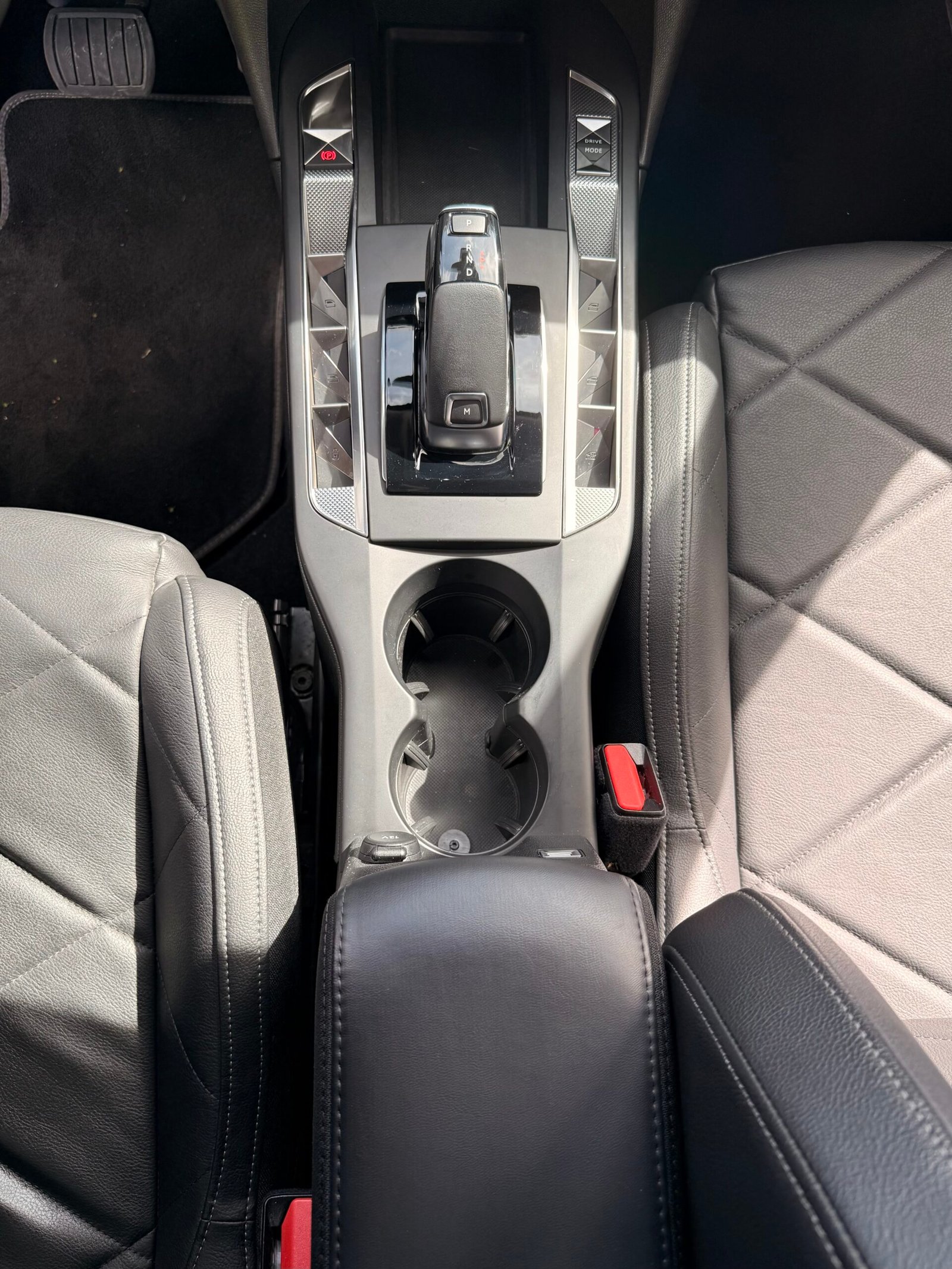 DS DS3 Crossback Grand Chic 1.2 THP Puretech EAT8 S&S 131 cv Boîte auto