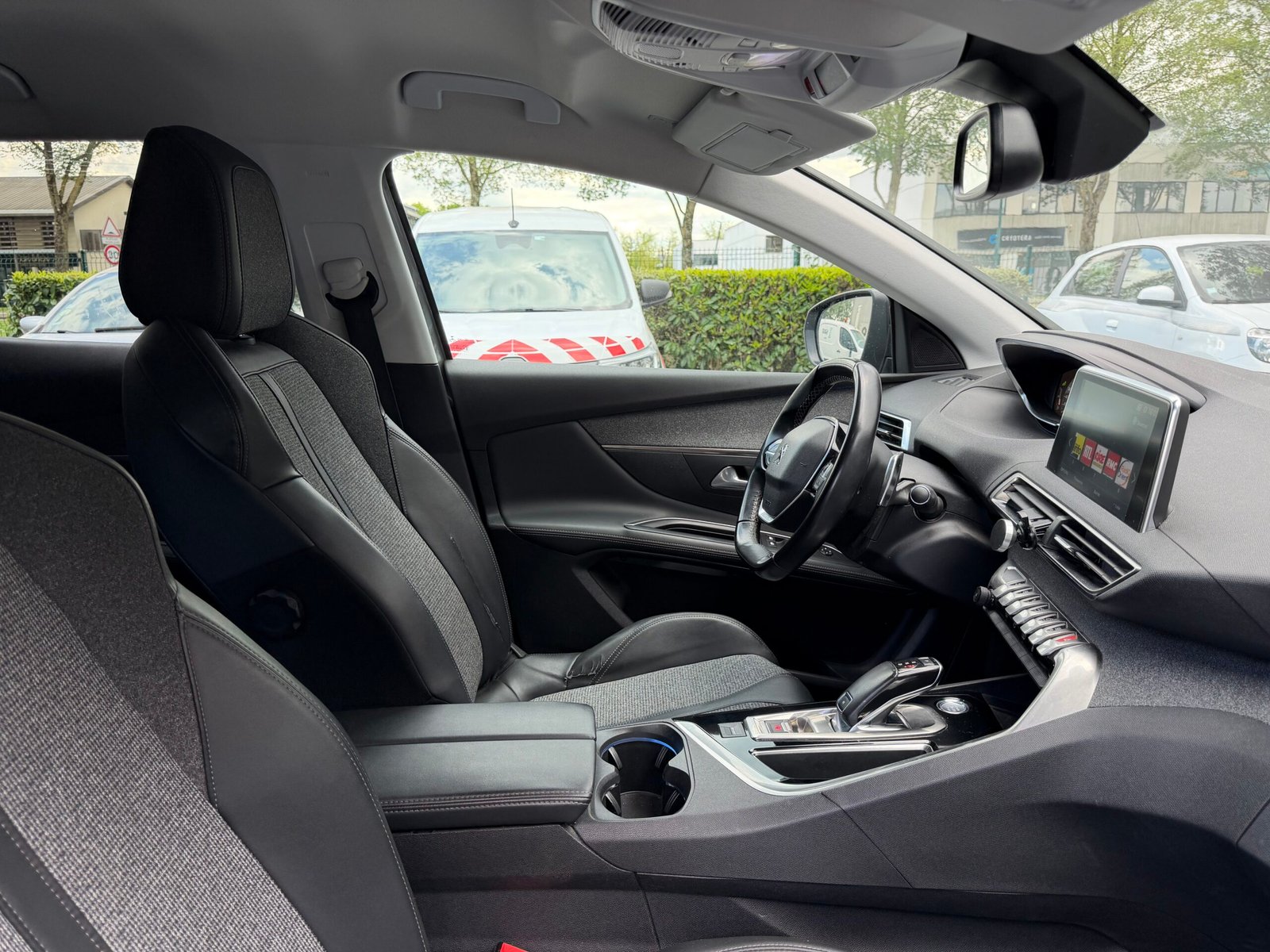 PEUGEOT 3008 II 1.5 BlueHDi EAT8 S&S 130 cv Boîte auto ALLURE