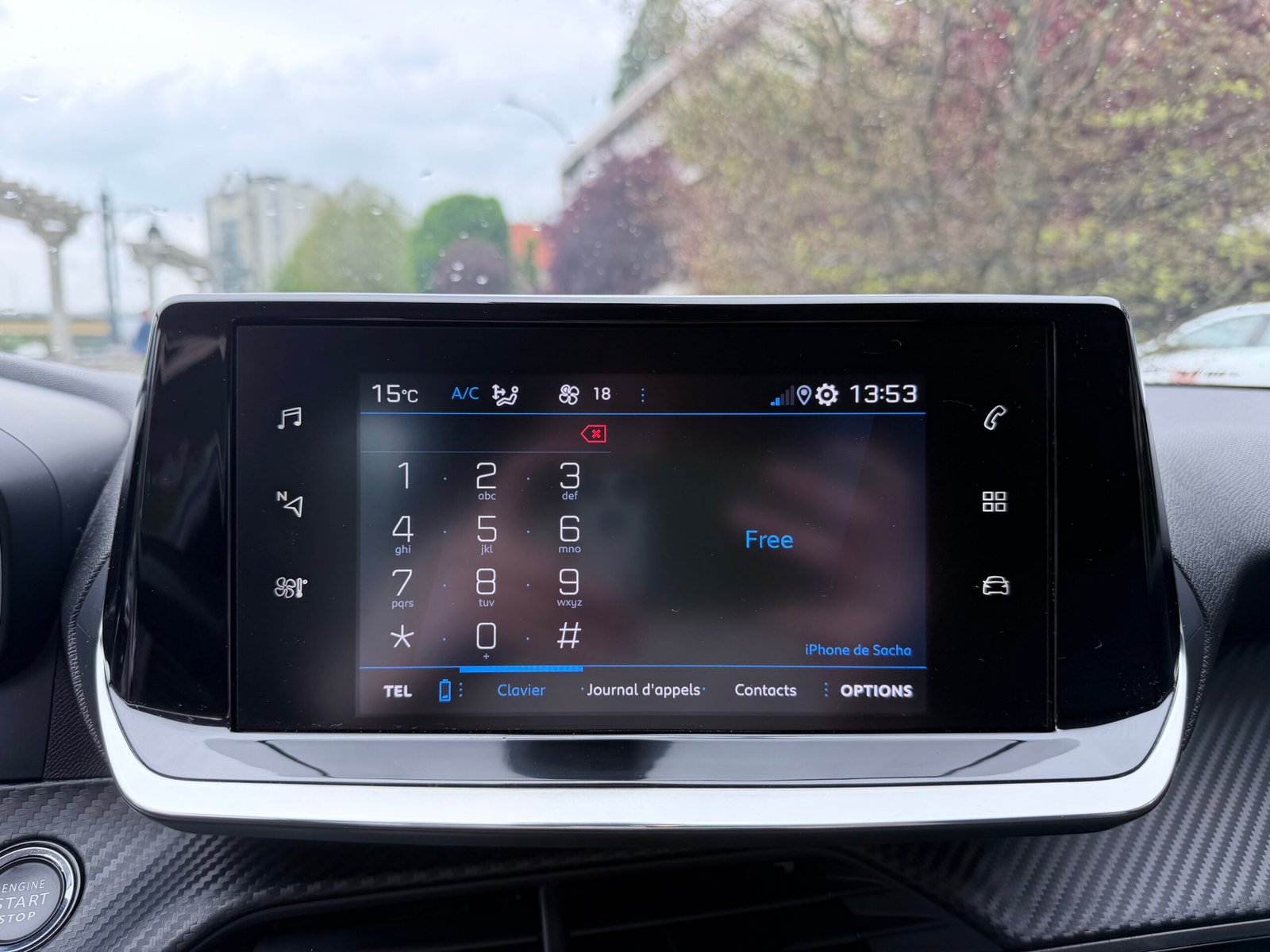 Peugeot 208 allure boîte automatique 1.2 essence 130