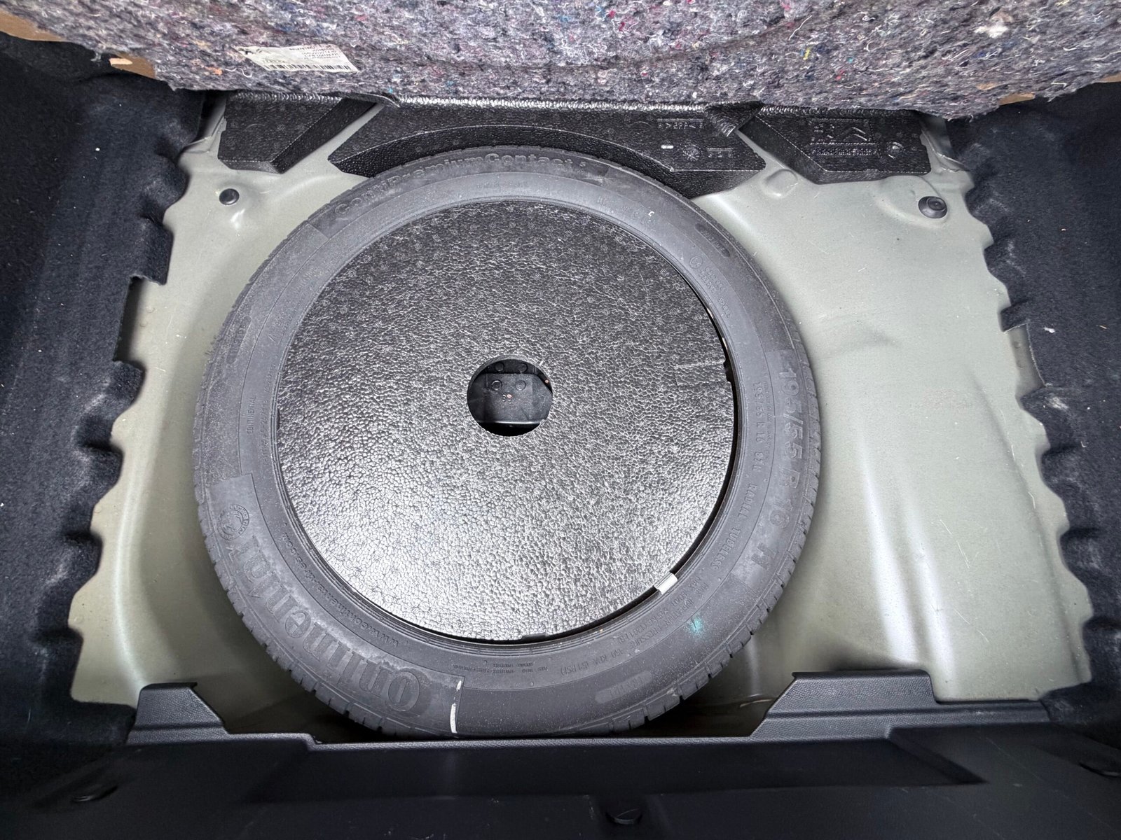 Peugeot 208 allure boîte automatique 1.2 essence 130