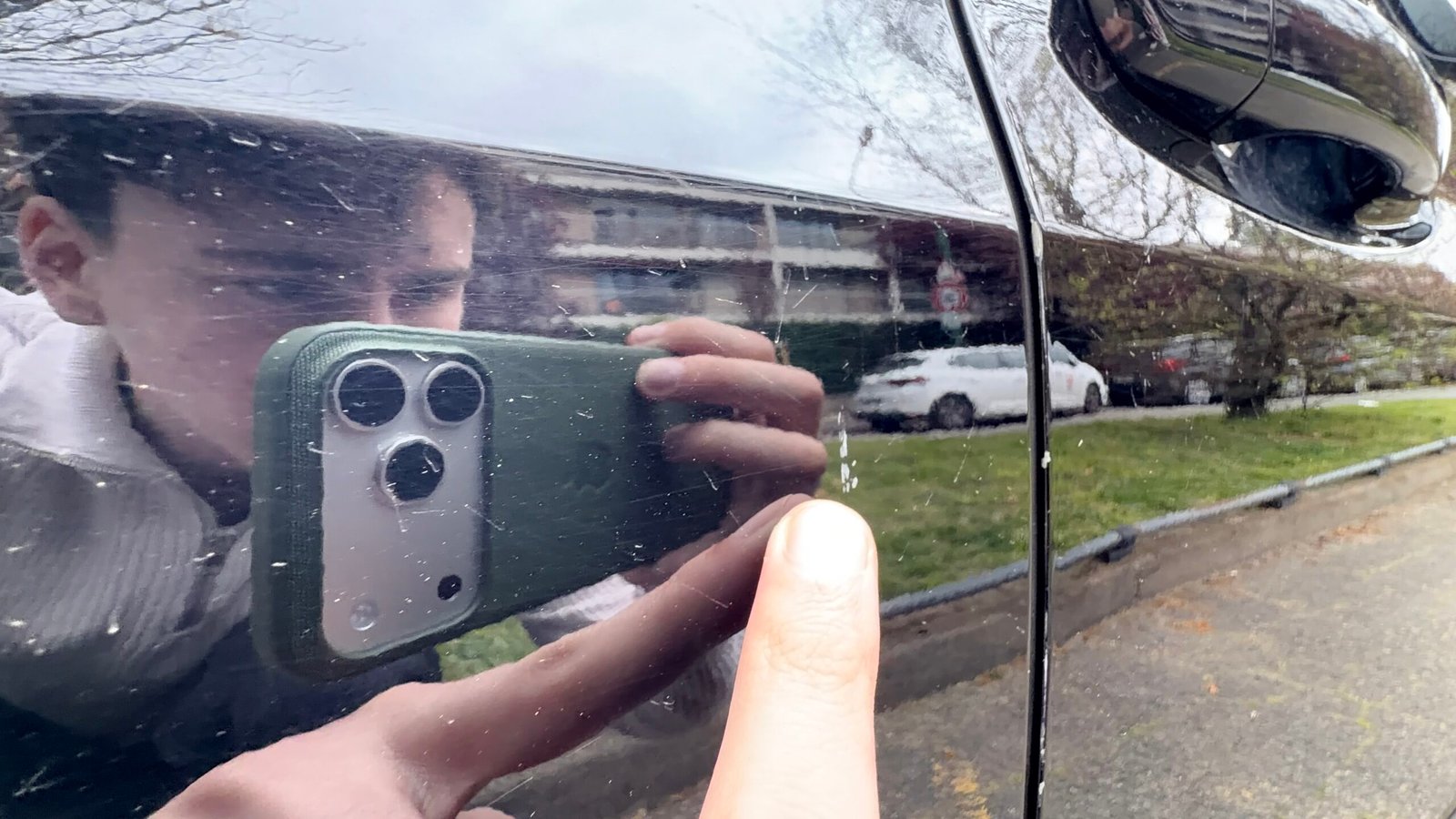 Peugeot 208 allure boîte automatique 1.2 essence 130