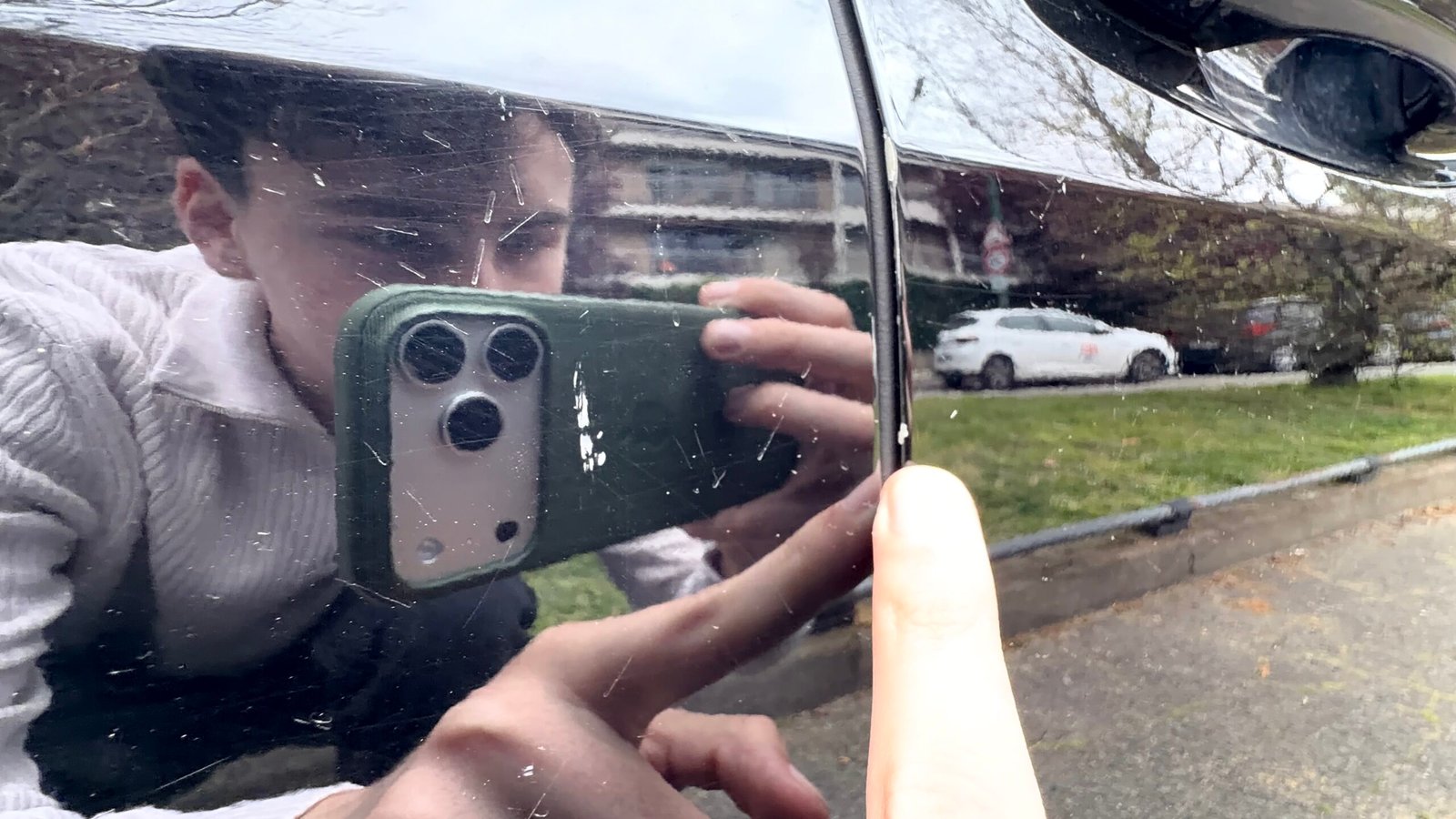 Peugeot 208 allure boîte automatique 1.2 essence 130