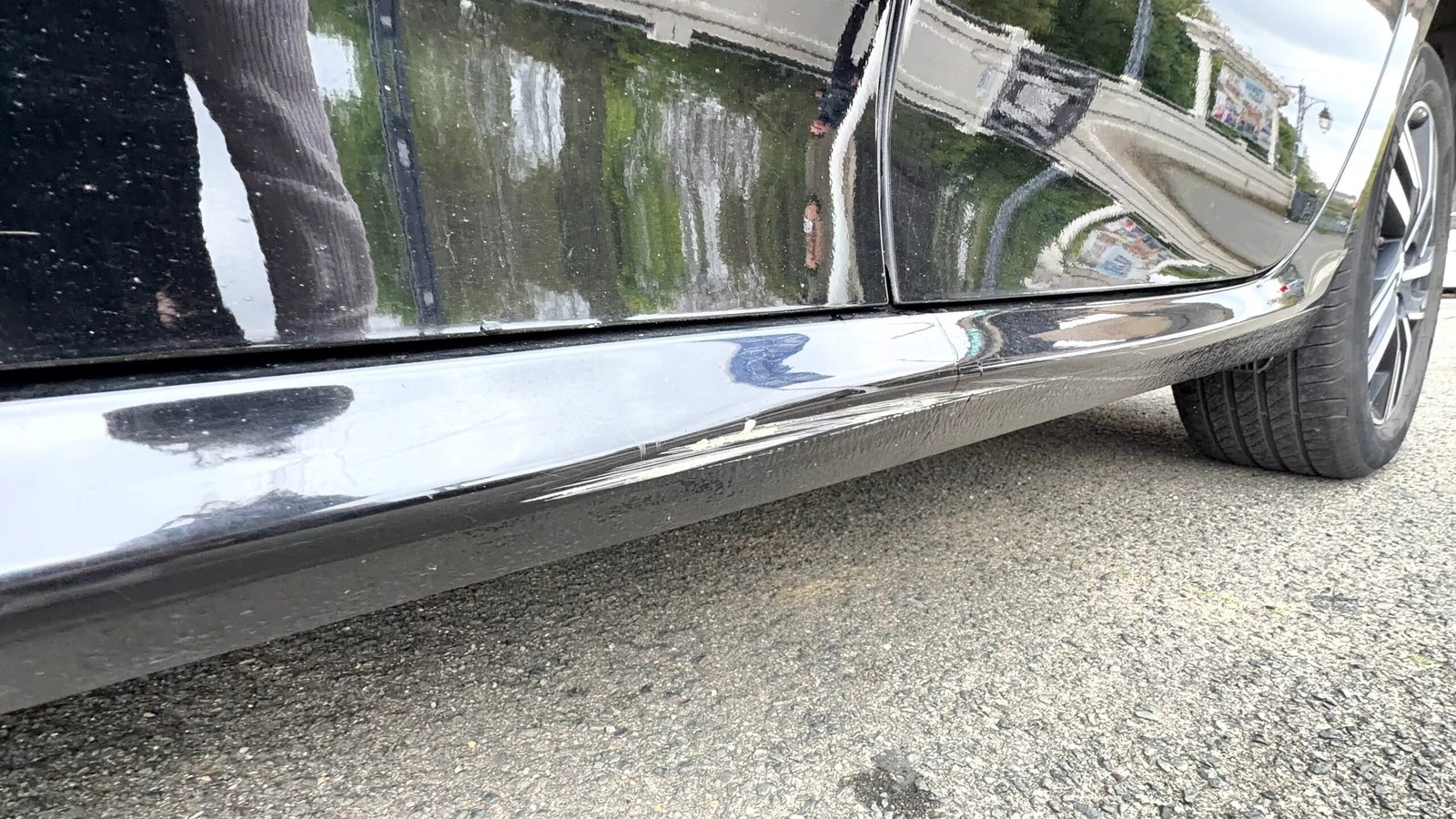 Peugeot 208 allure boîte automatique 1.2 essence 130