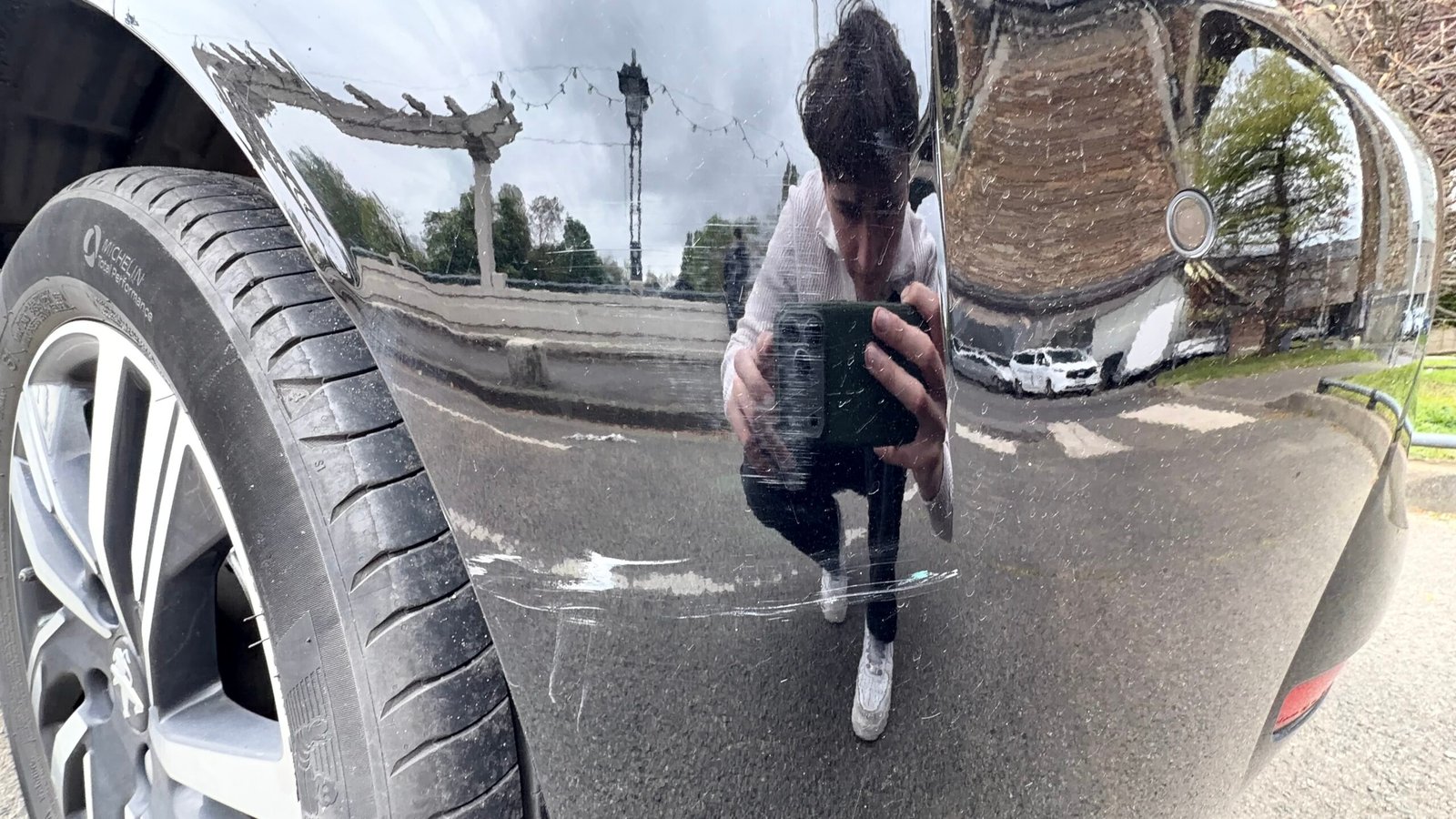 Peugeot 208 allure boîte automatique 1.2 essence 130