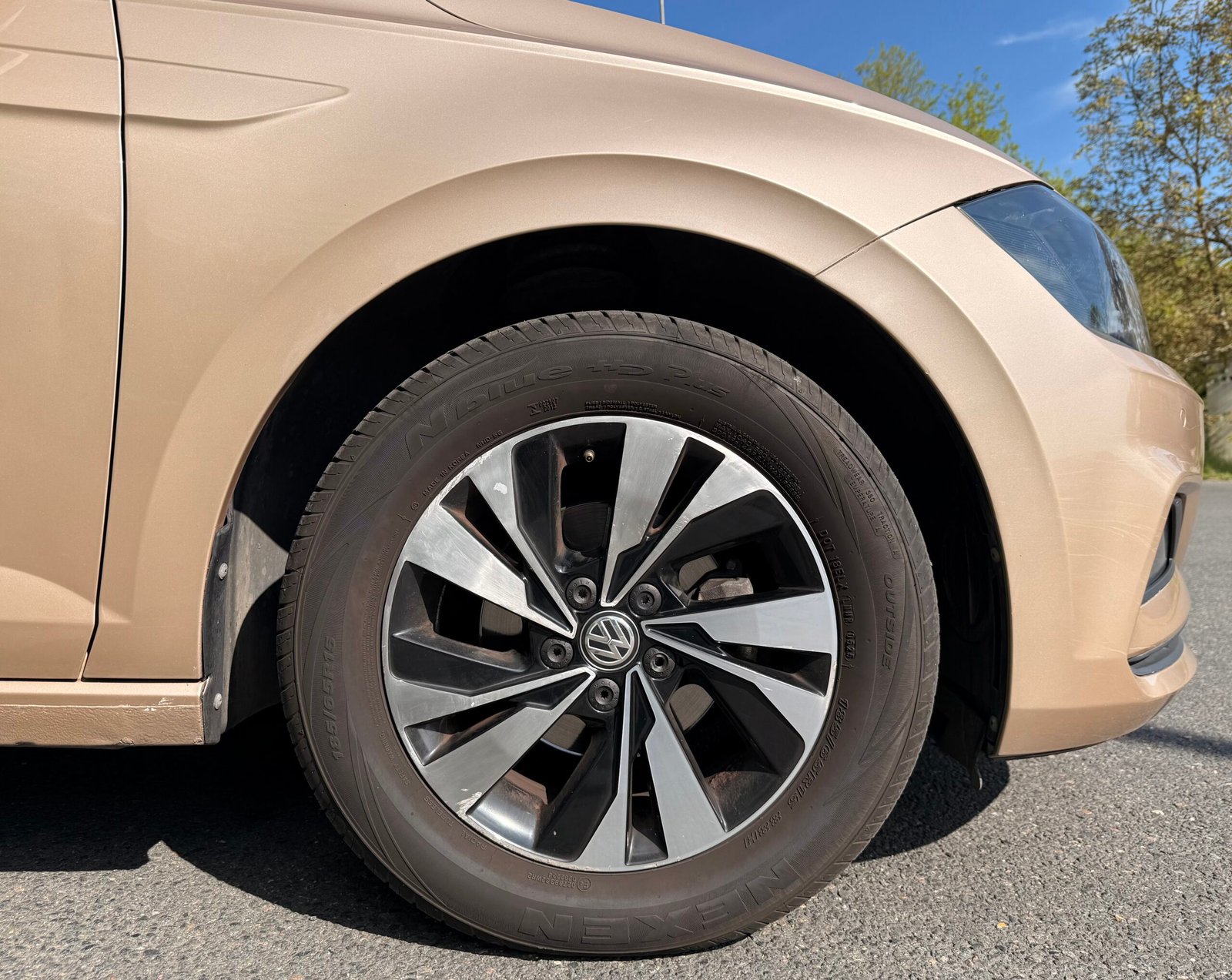 VOLKSWAGEN Polo VI 1.0 TSI DSG7 95 cv Boîte auto / Loundge