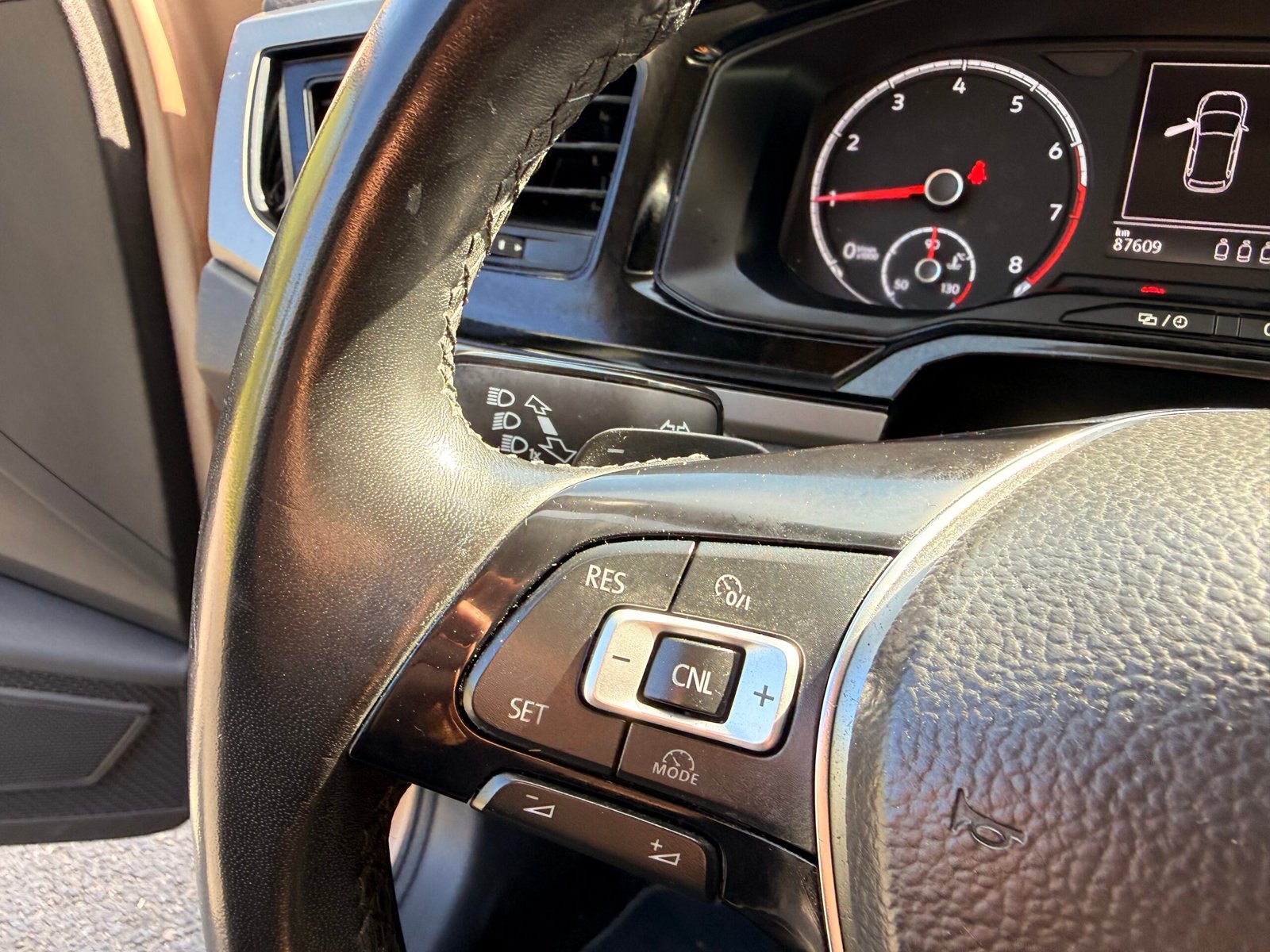 VOLKSWAGEN Polo VI 1.0 TSI DSG7 95 cv Boîte auto / Loundge