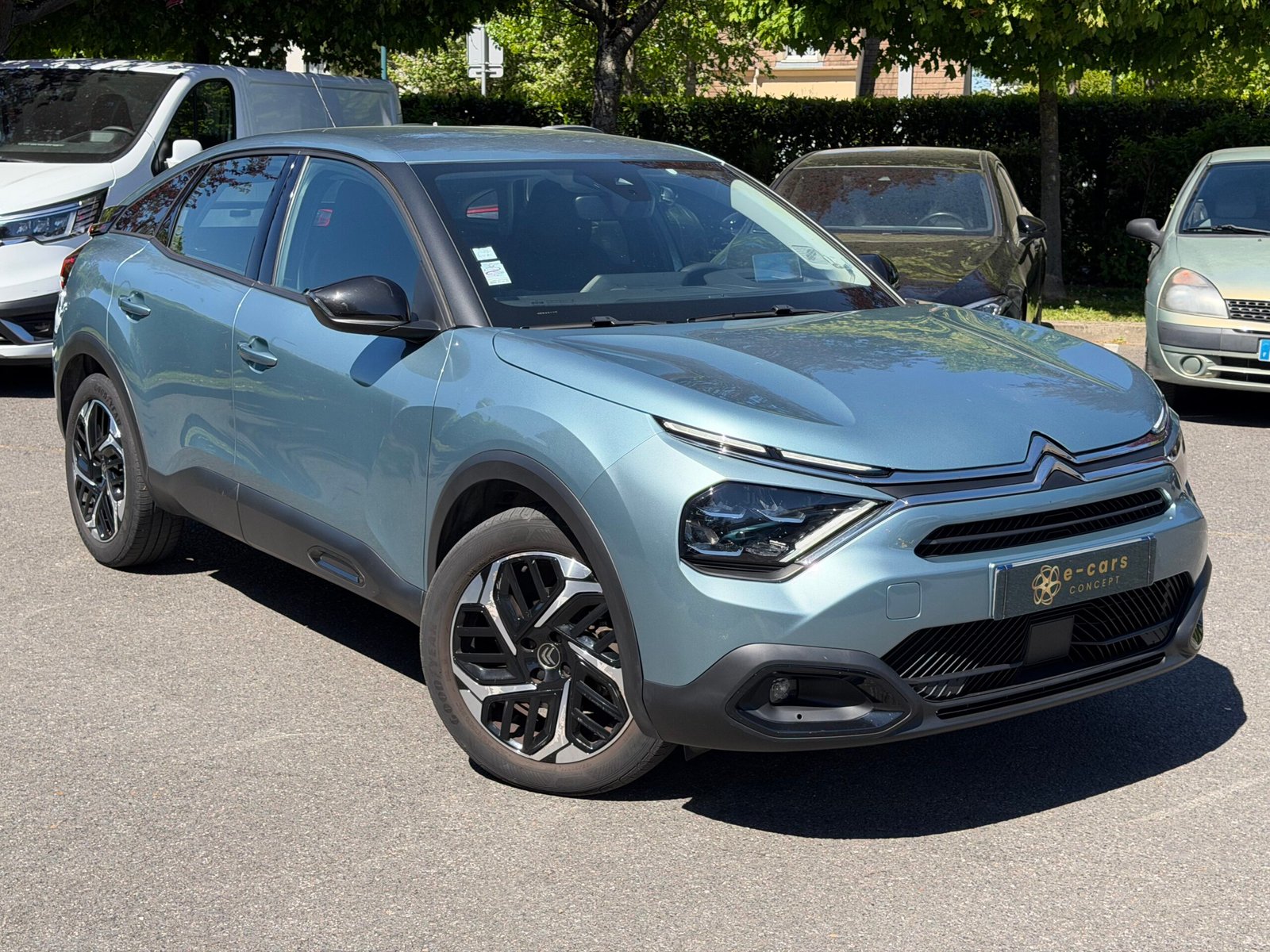 CITROEN C4 III 1.2 PURETECH 130 S&S FEEL PACK BVM6 Caractéristiques CITROEN C4 III 1.2 PURETECH 130 S&S FEEL PACK BVM6