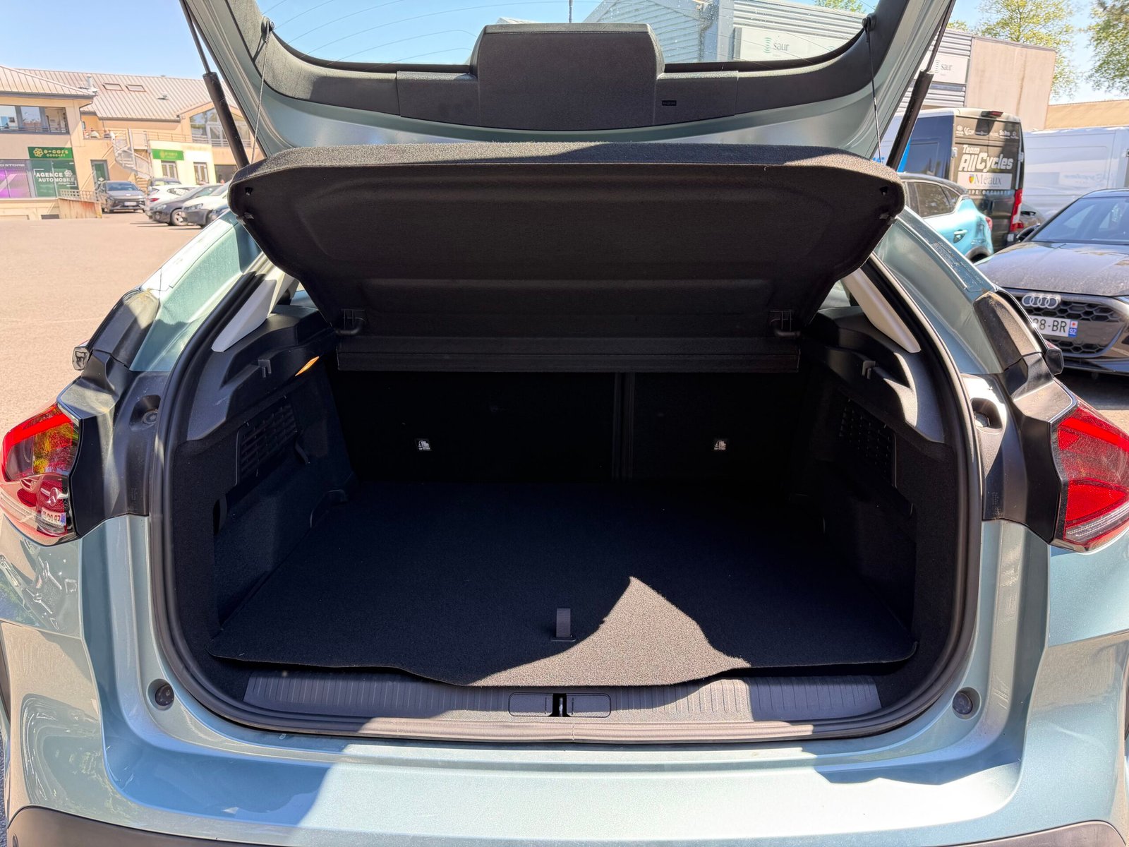 CITROEN C4 III 1.2 PURETECH 130 S&S FEEL PACK BVM6 Caractéristiques CITROEN C4 III 1.2 PURETECH 130 S&S FEEL PACK BVM6