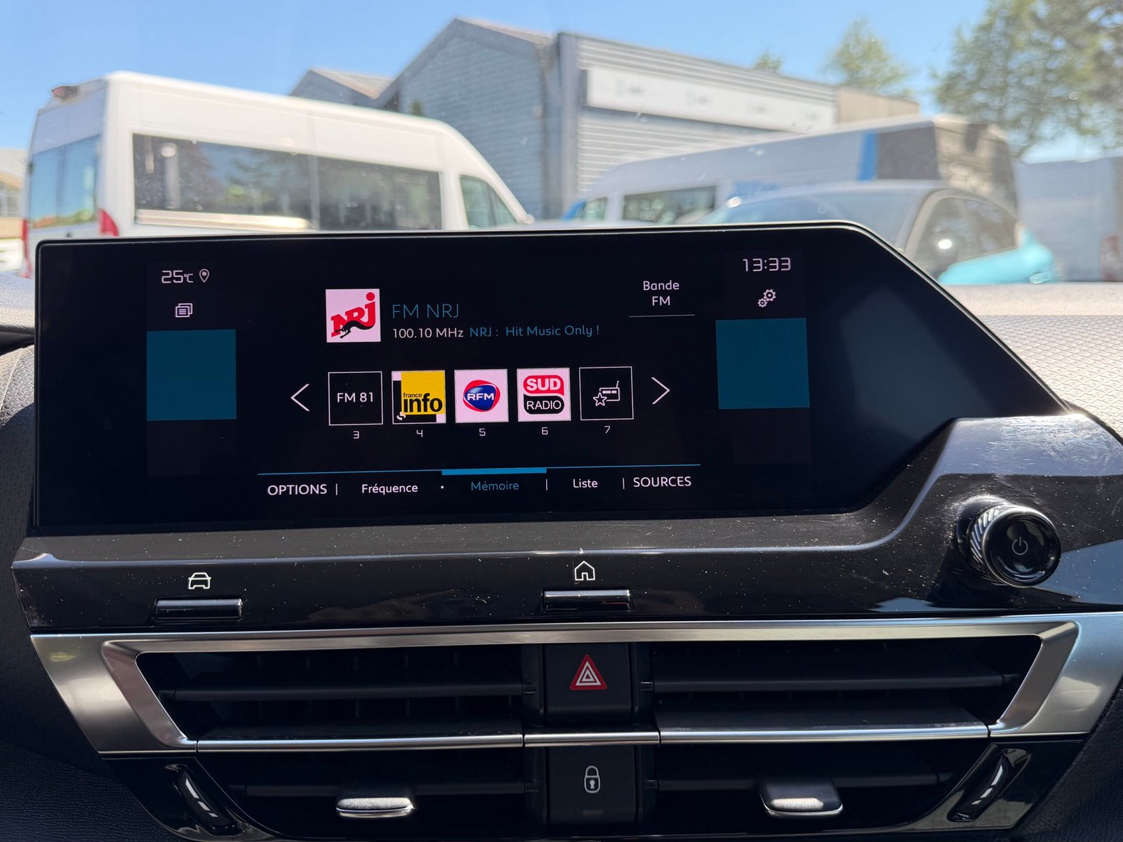 CITROEN C4 III 1.2 PURETECH 130 S&S FEEL PACK BVM6 Caractéristiques CITROEN C4 III 1.2 PURETECH 130 S&S FEEL PACK BVM6